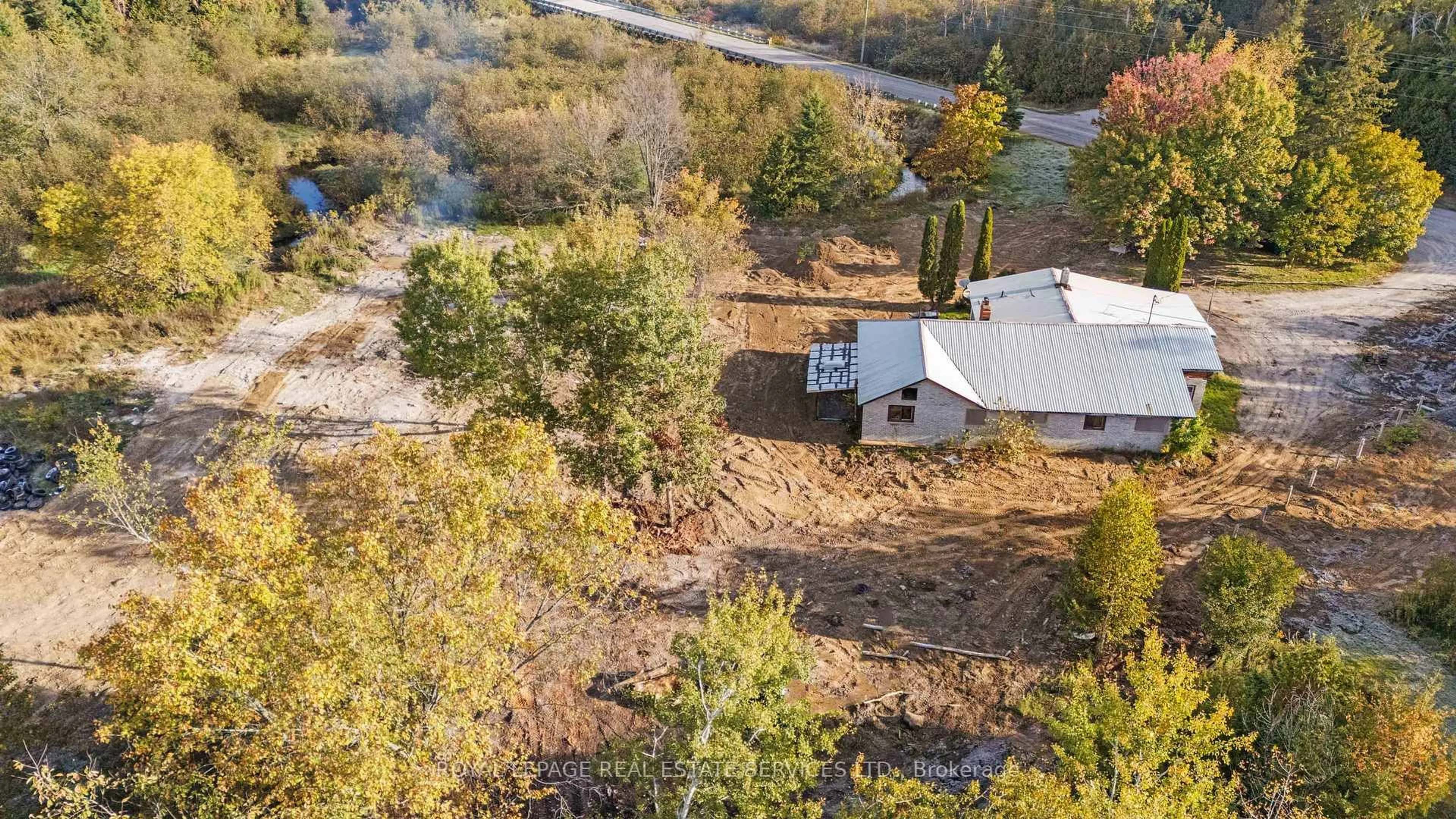 A pic from outside/outdoor area/front of a property/back of a property/a pic from drone, unknown for 21852 East Town Line, East Gwillimbury Ontario L0E 1T0