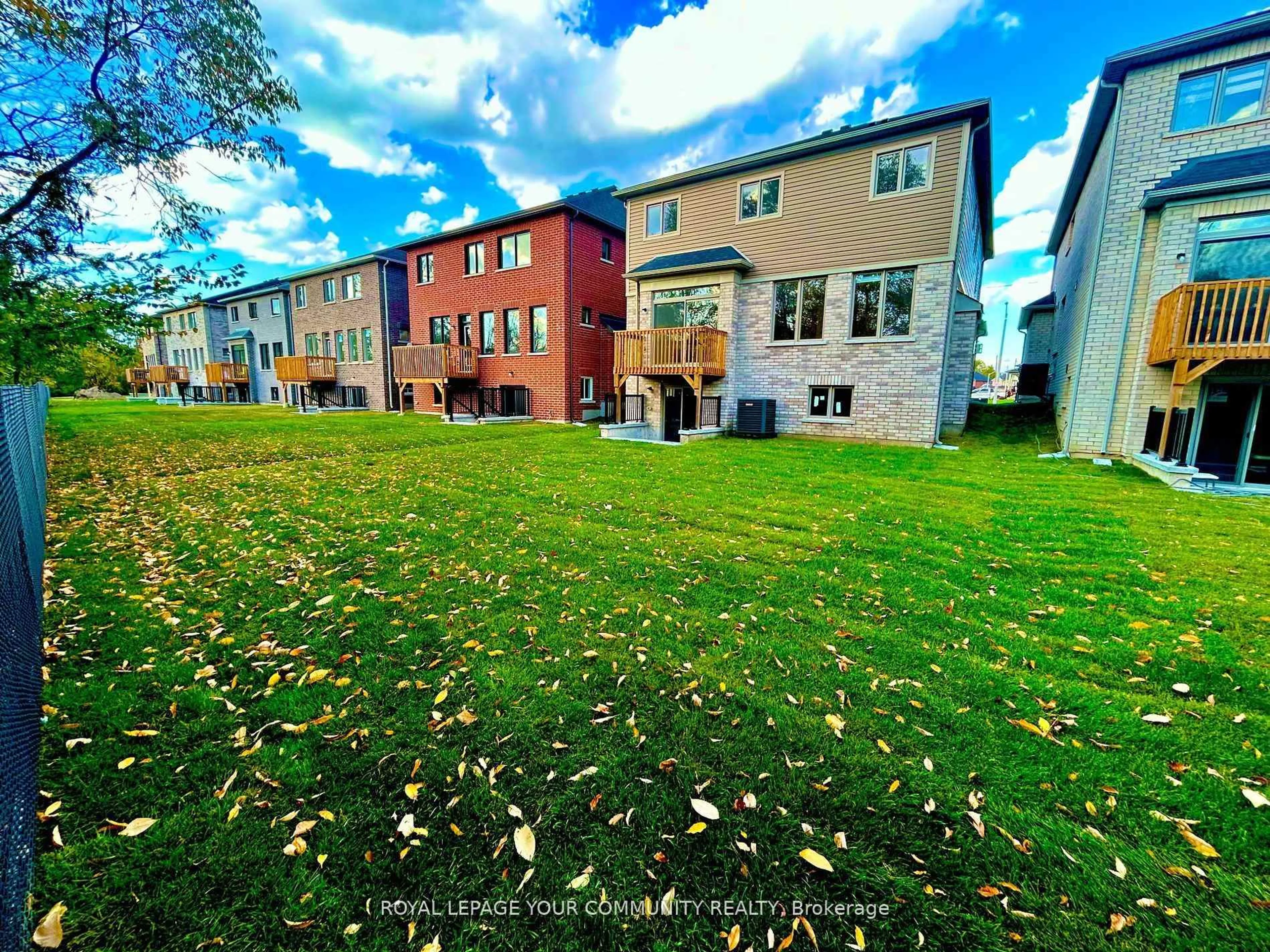 A pic from outside/outdoor area/front of a property/back of a property/a pic from drone, street for 26 Baycroft Blvd, Essa Ontario L0M 1B5