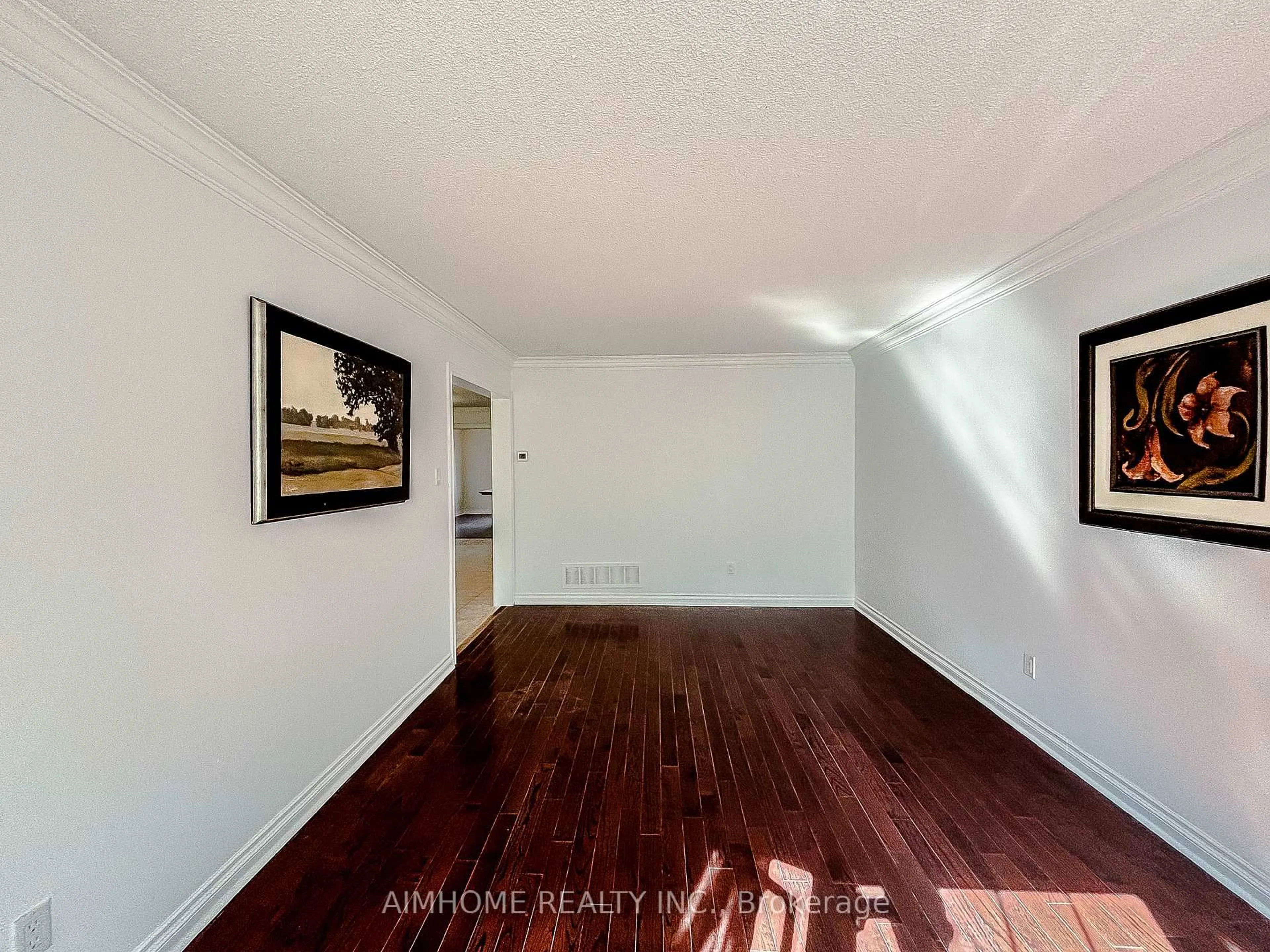 A pic of a room for 87 Ballard Cres, Newmarket Ontario L3X 1S2