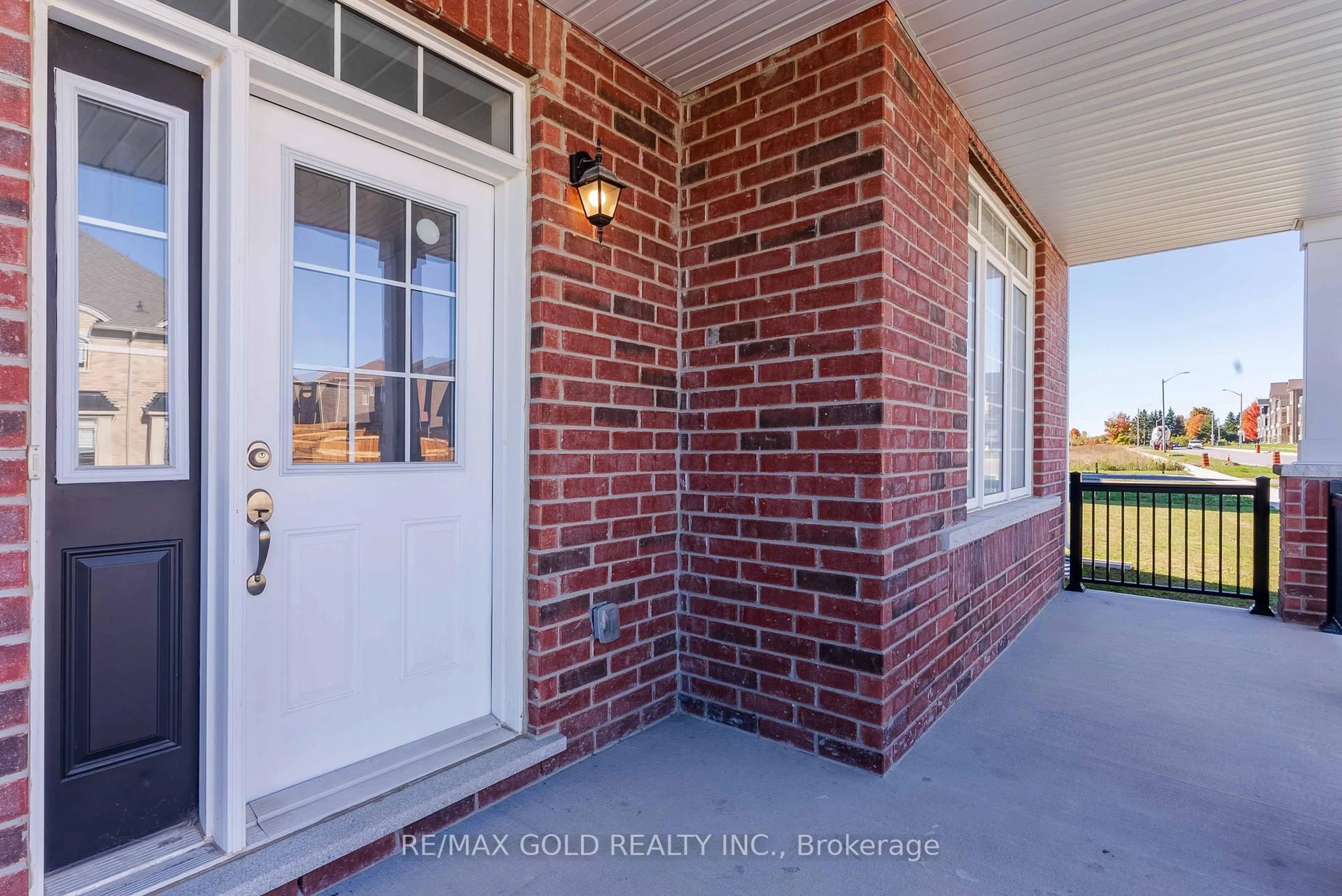 Home with brick exterior material, unknown for 2150 Speare Crt, Innisfil Ontario L9S 0M9