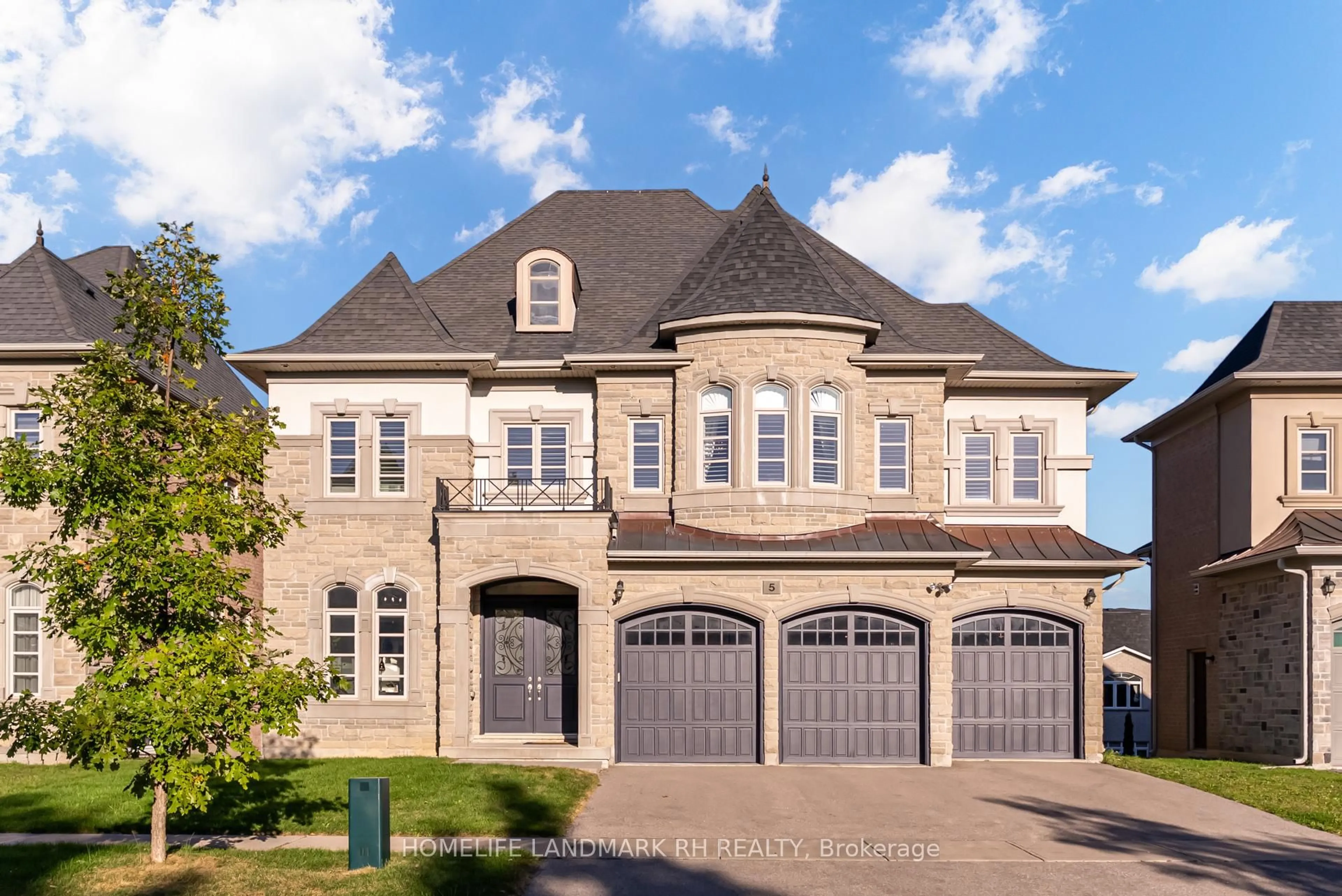 Home with brick exterior material, street for 5 Finesse Crt, Richmond Hill Ontario L4E 0W7