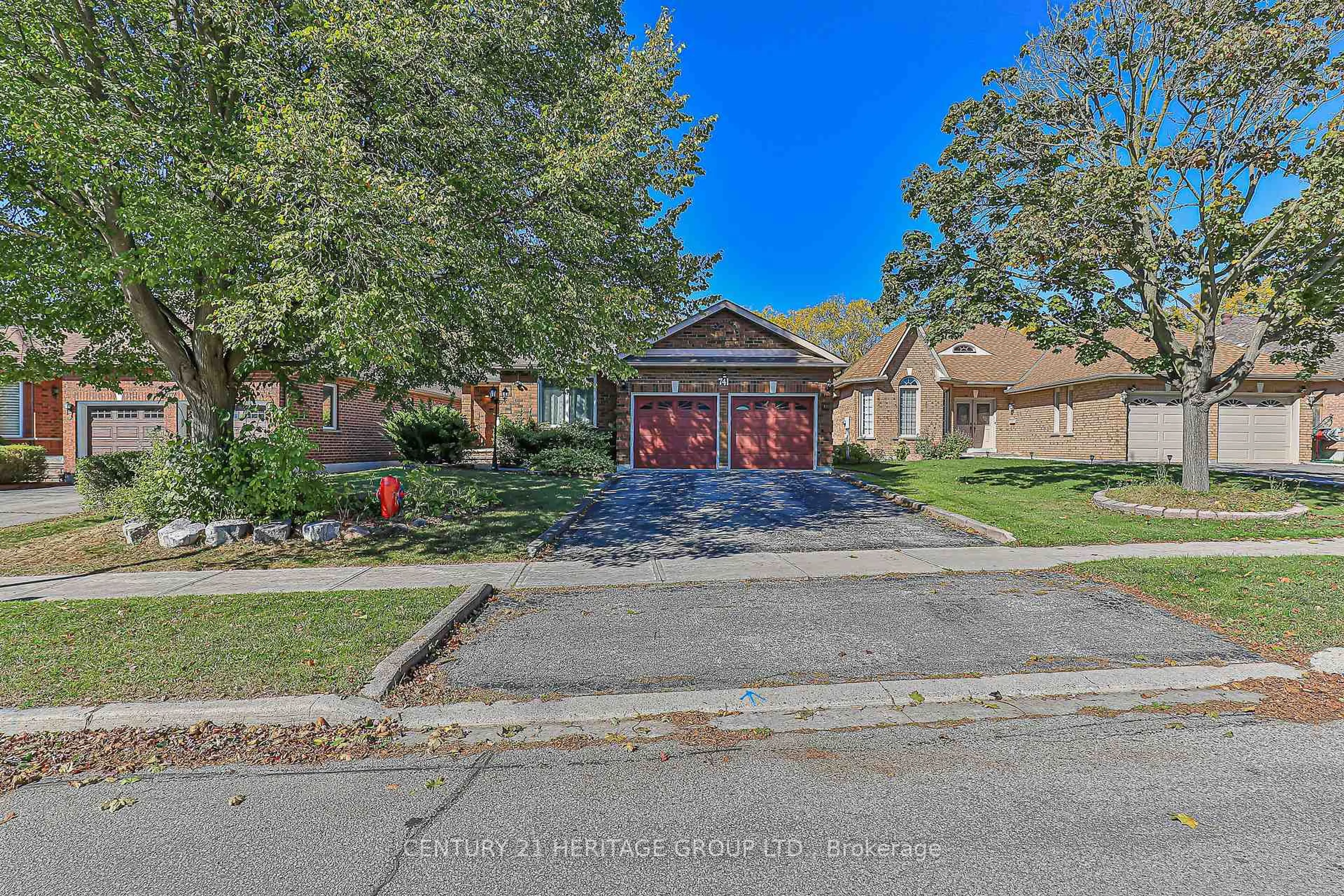 Home with brick exterior material, street for 741 College Manor Dr, Newmarket Ontario L3Y 8G5