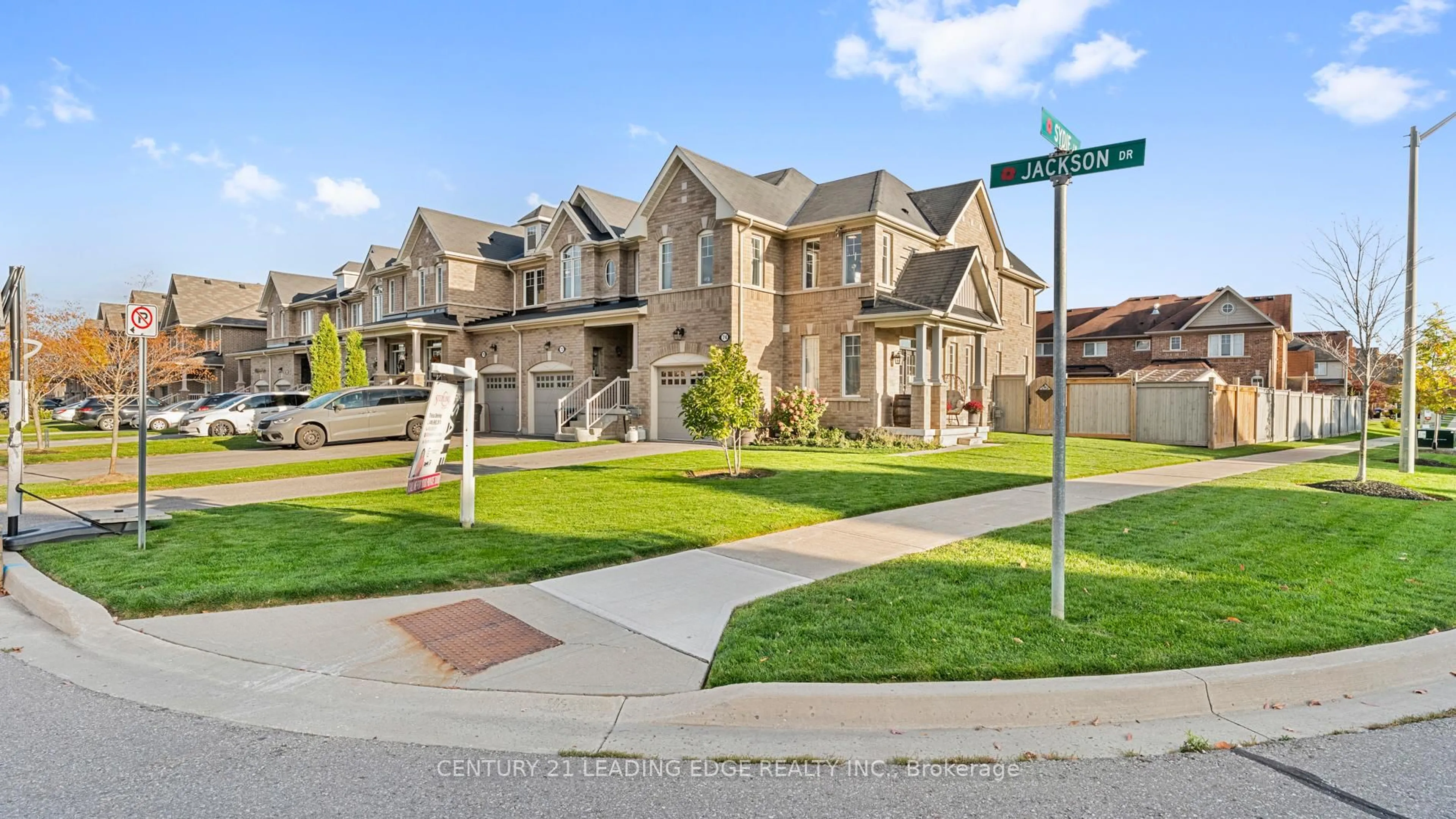 A pic from outside/outdoor area/front of a property/back of a property/a pic from drone, street for 74 Jackson Dr, New Tecumseth Ontario L0G 1W0