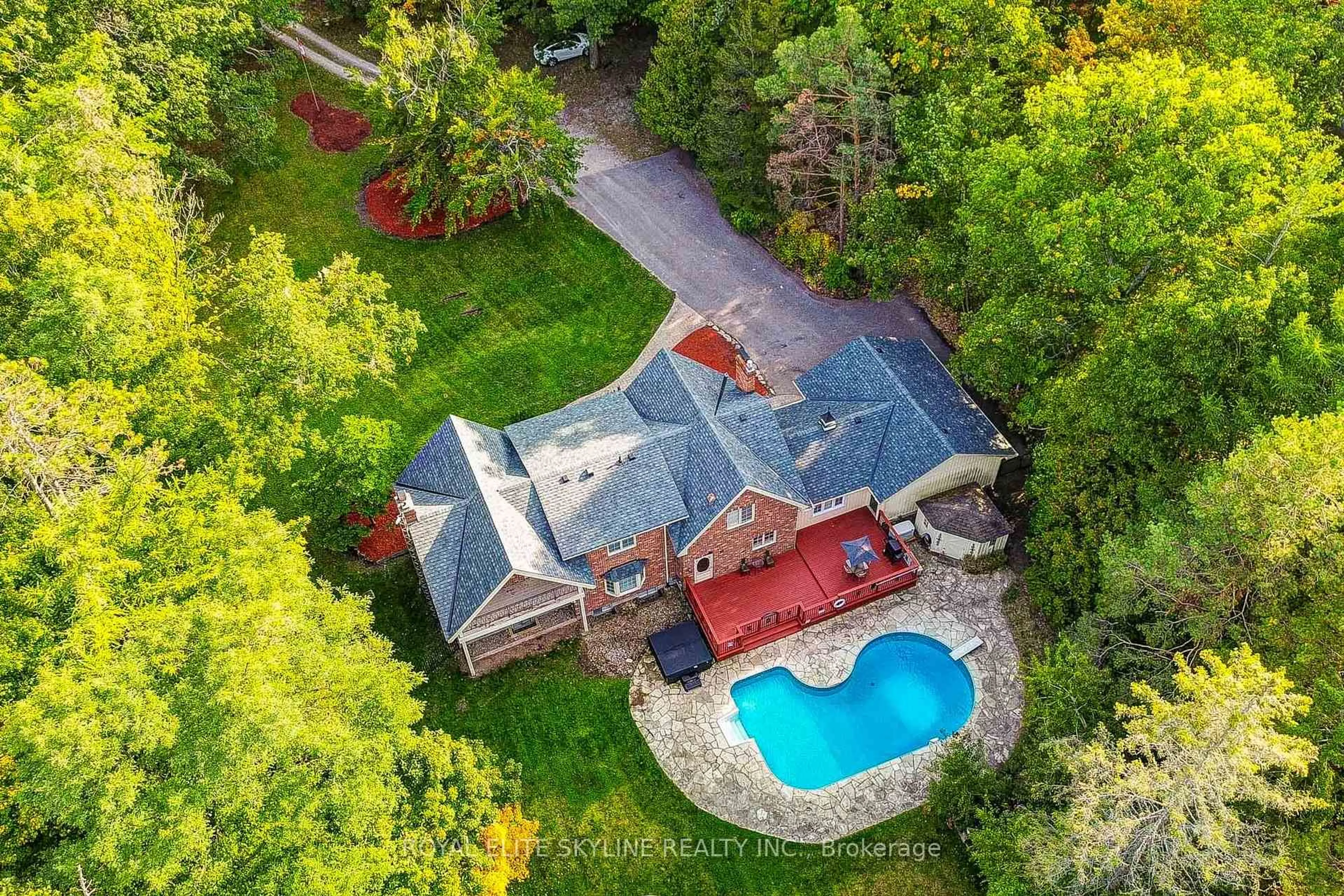 A pic from outside/outdoor area/front of a property/back of a property/a pic from drone, unknown for 4636 Cherry St, Whitchurch-Stouffville Ontario L4A 7X4