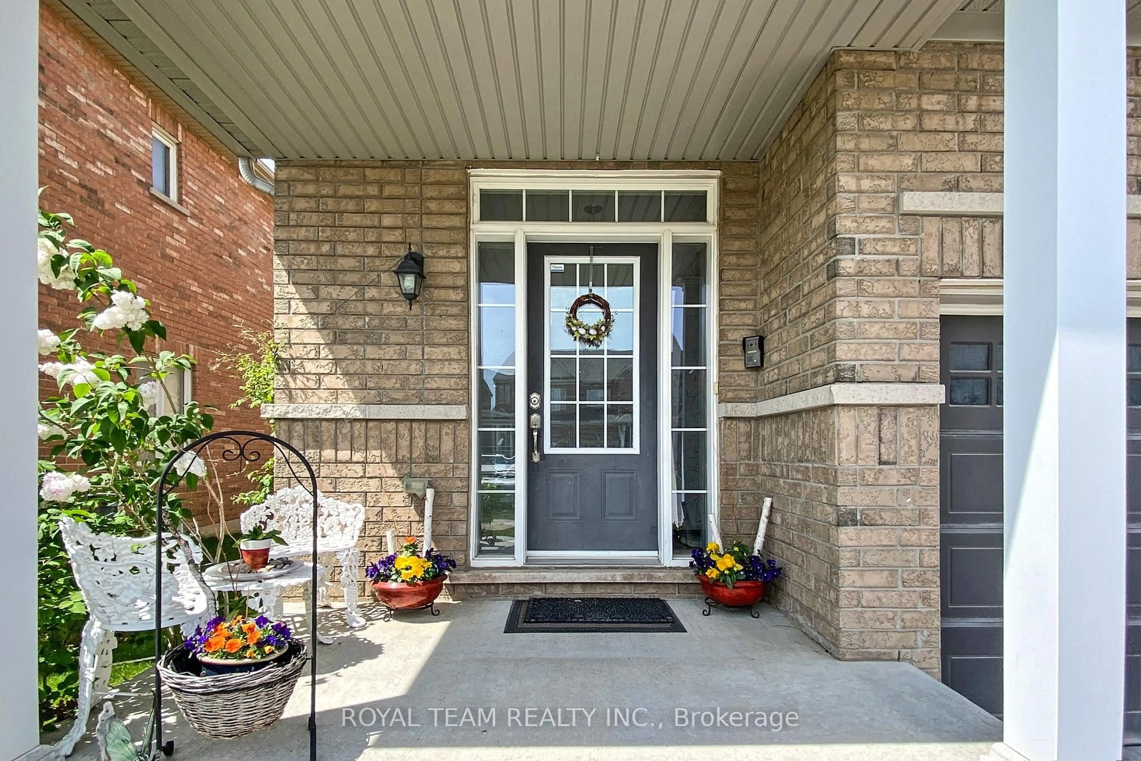 Indoor entryway for 12 Luisa St, Bradford West Gwillimbury Ontario L3Z 0P2