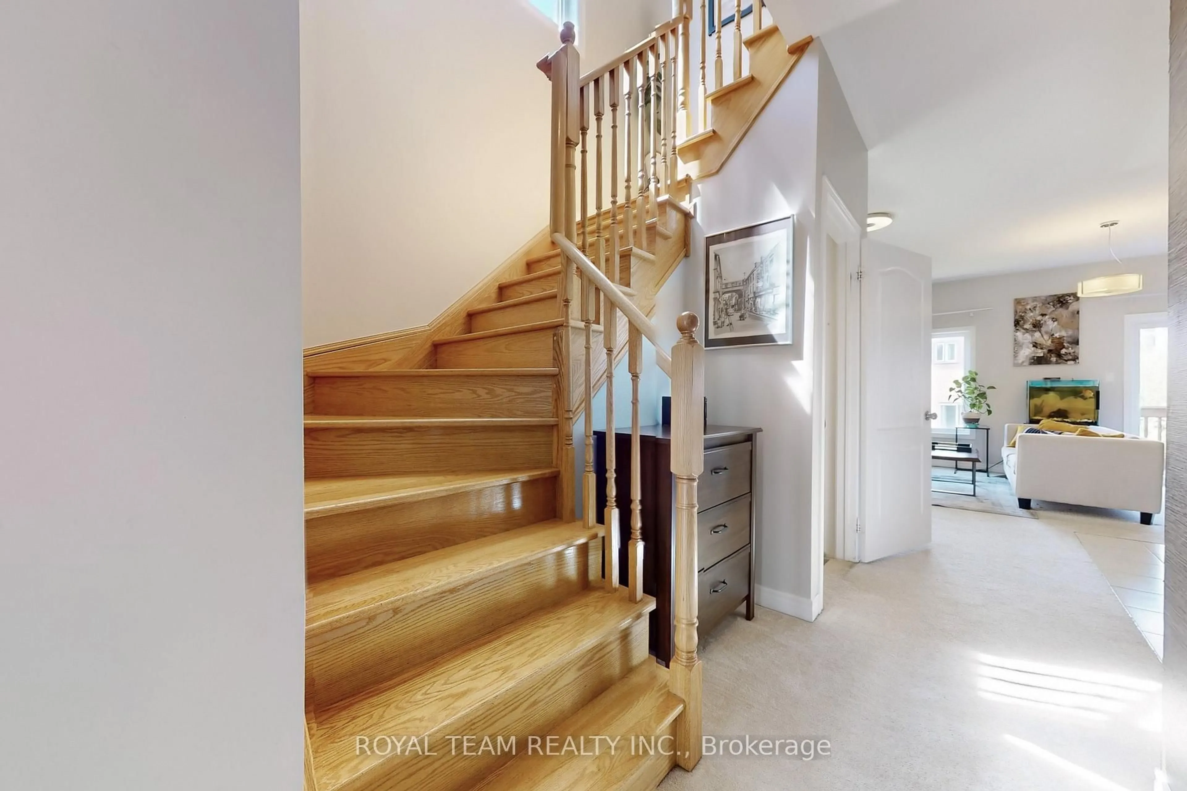 Stairs for 12 Luisa St, Bradford West Gwillimbury Ontario L3Z 0P2
