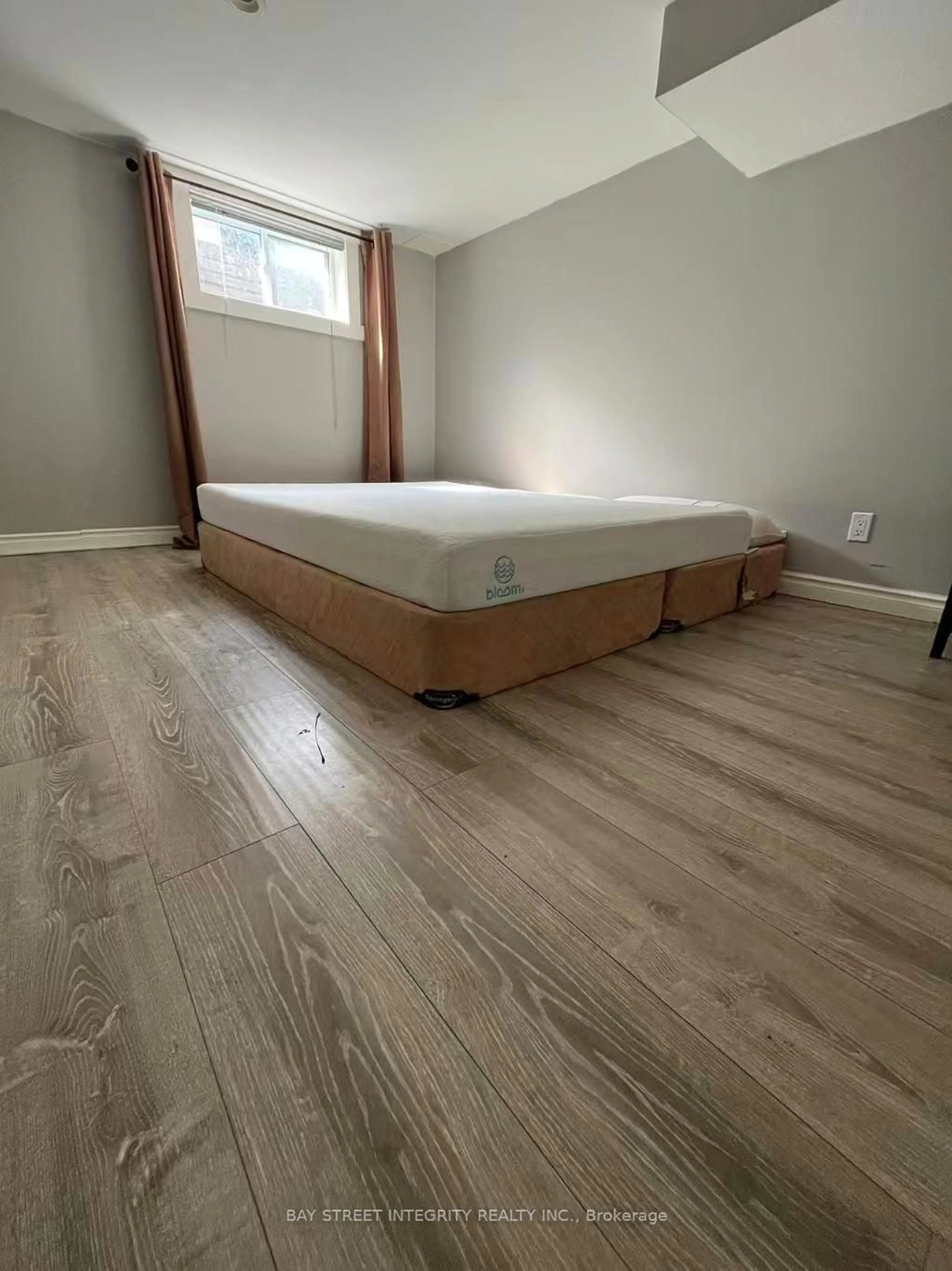 A pic of a room for 57 Howard Rd, Newmarket Ontario L3Y 3G6