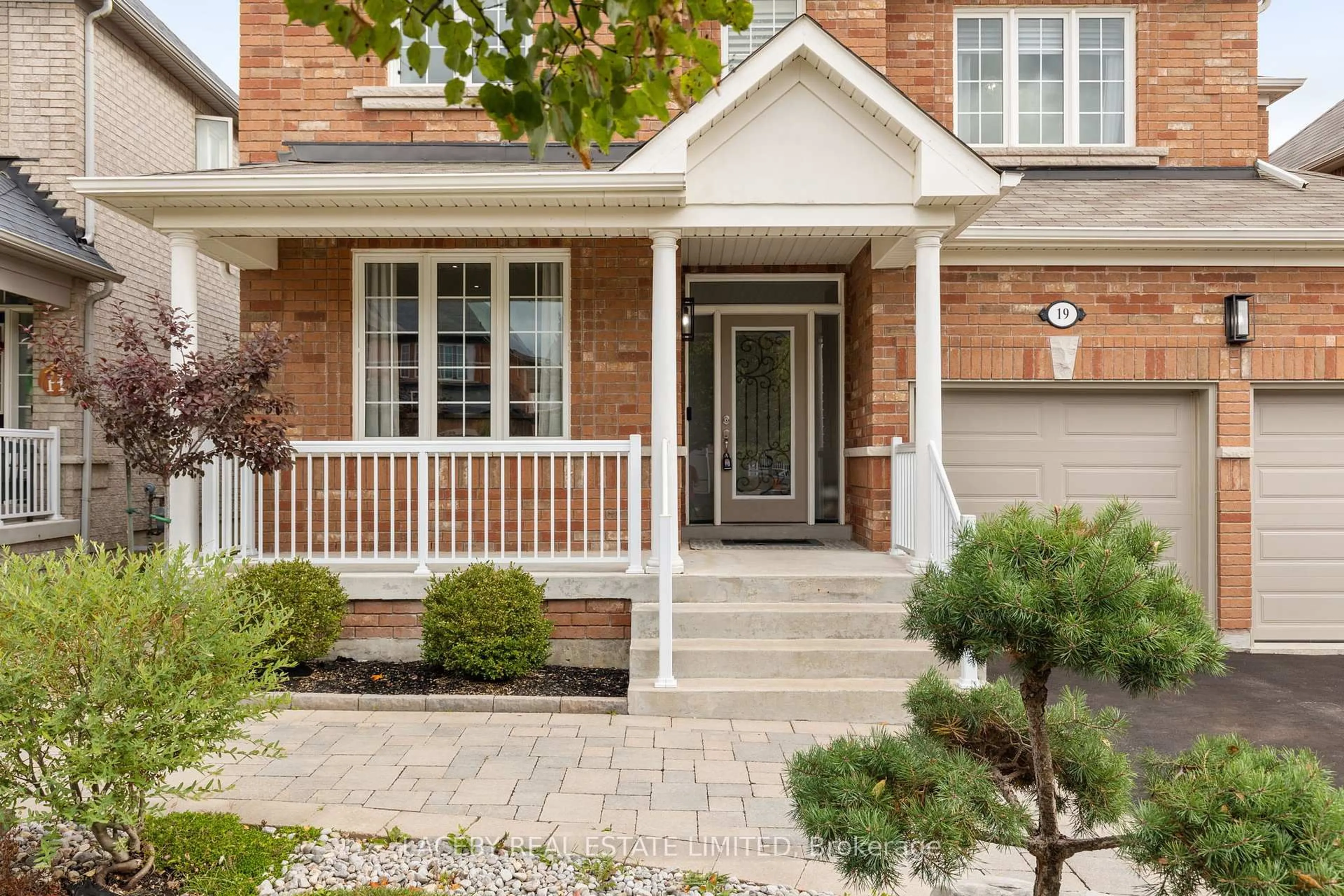 Home with brick exterior material, street for 19 McCann Cres, Bradford West Gwillimbury Ontario L3Z 0G6