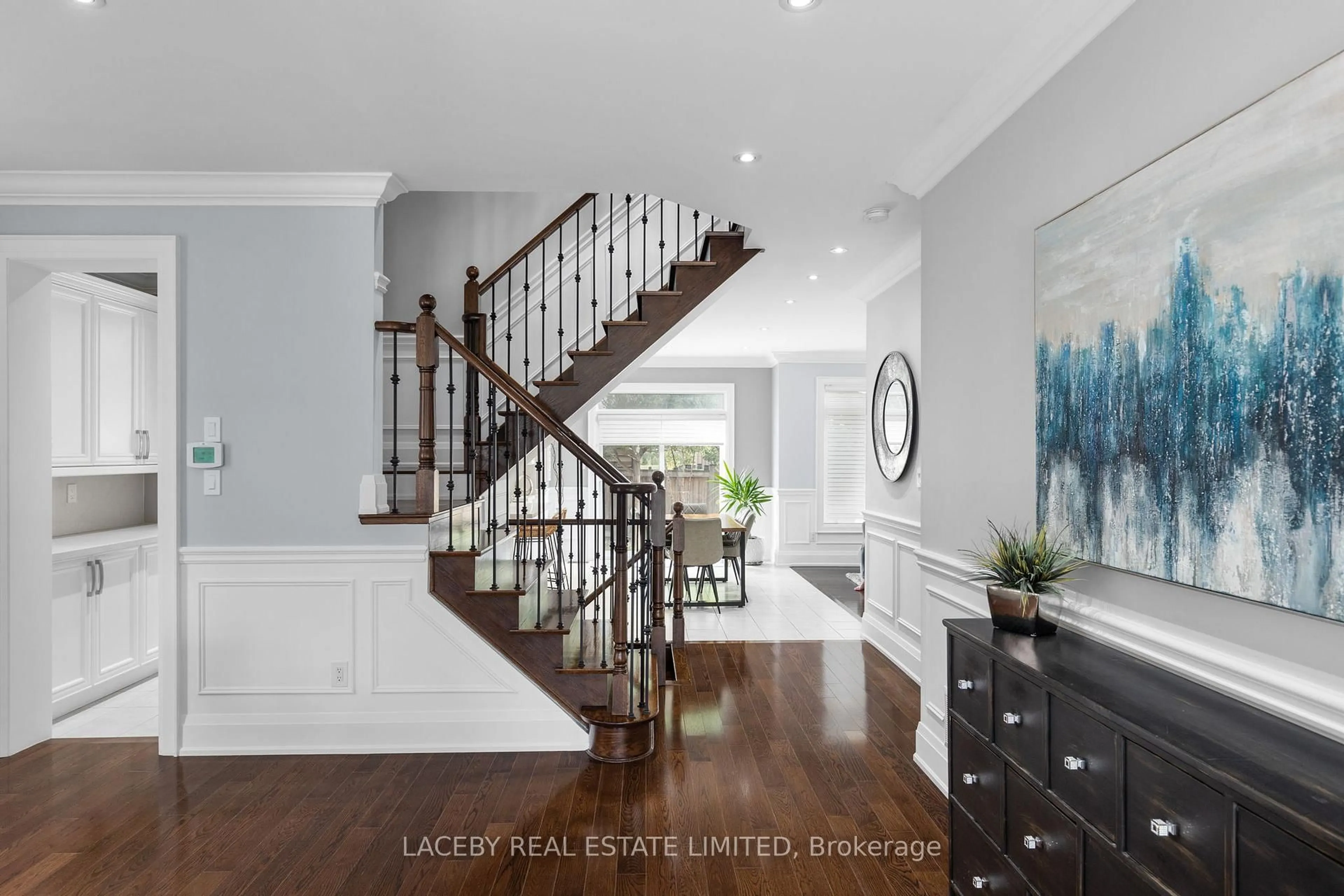 Indoor entryway for 19 McCann Cres, Bradford West Gwillimbury Ontario L3Z 0G6