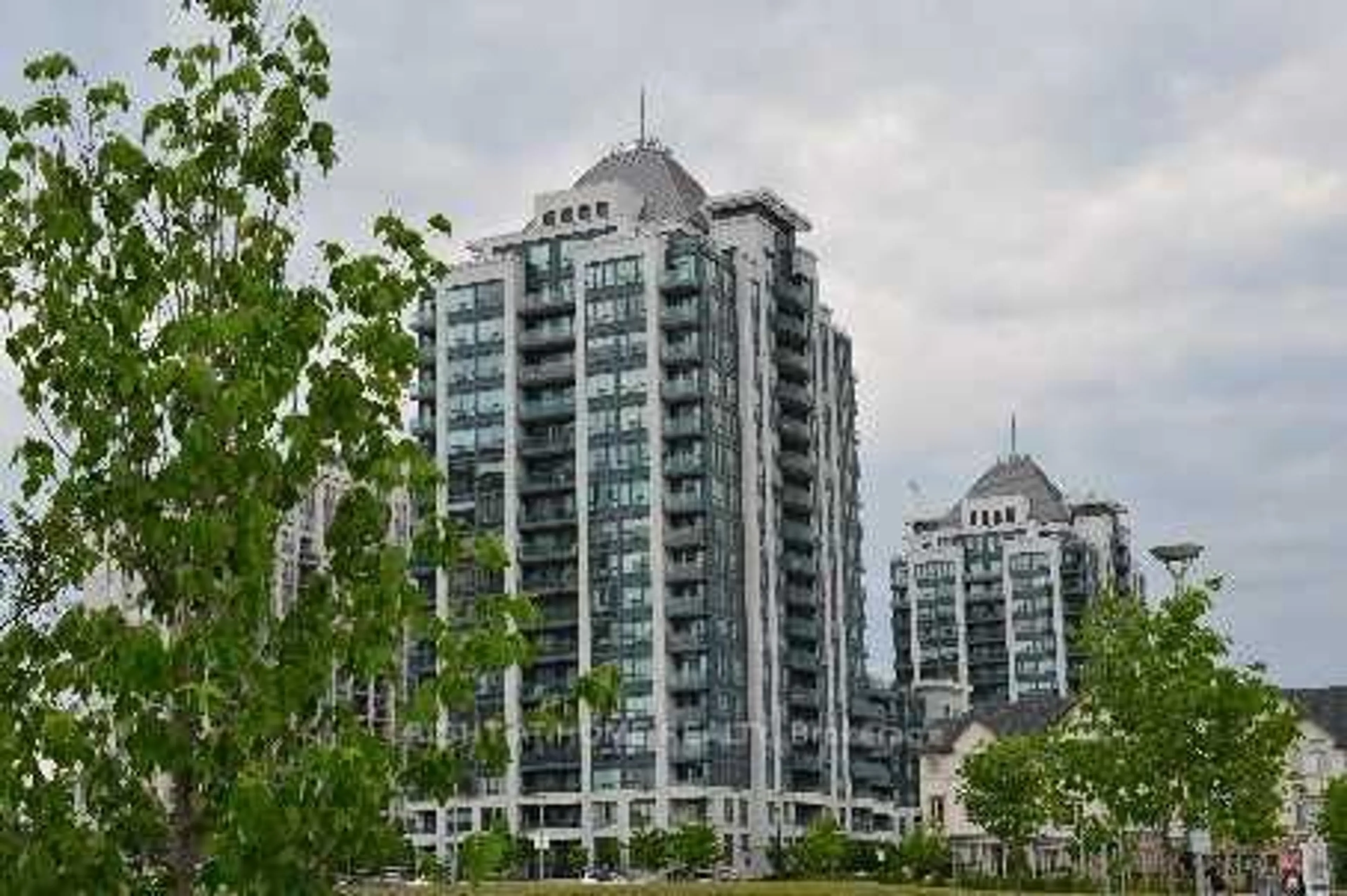 Blurry image for 20 North Park Rd #1410, Vaughan Ontario L4J 0G7