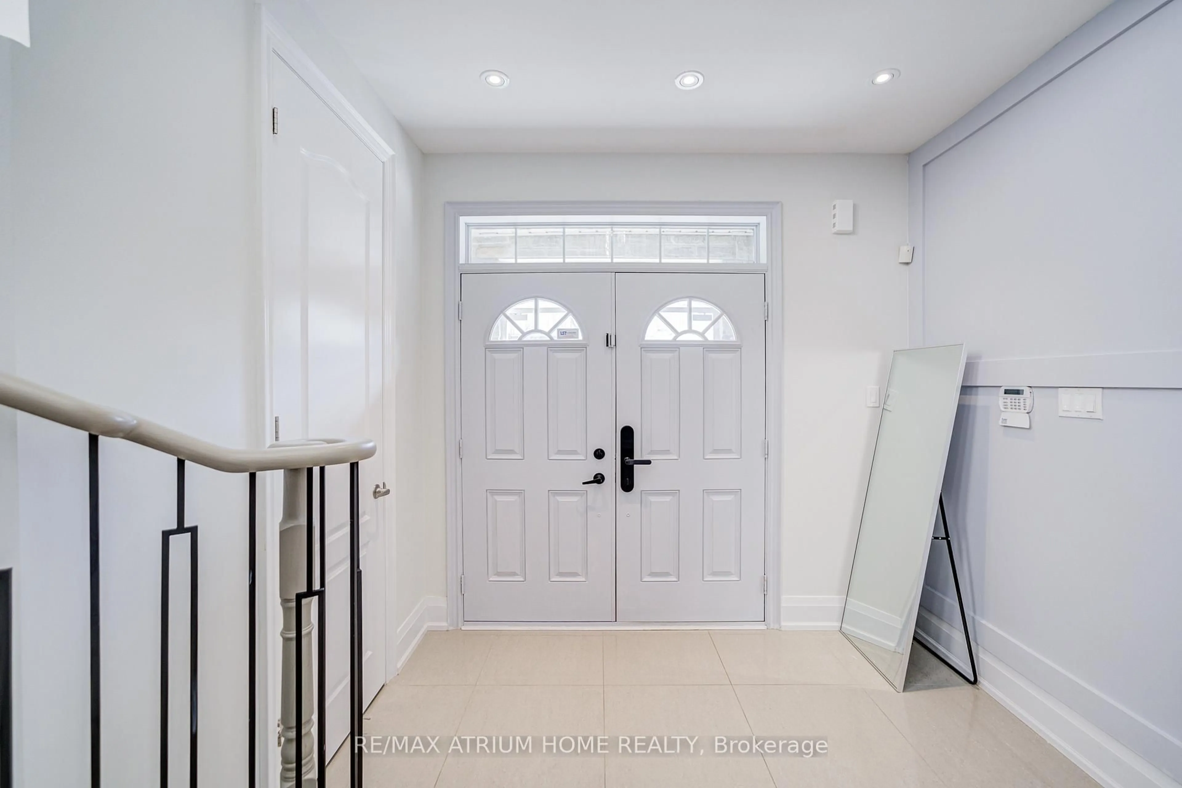 Indoor entryway for 59 Gorman Ave, Vaughan Ontario L4H 0Z6