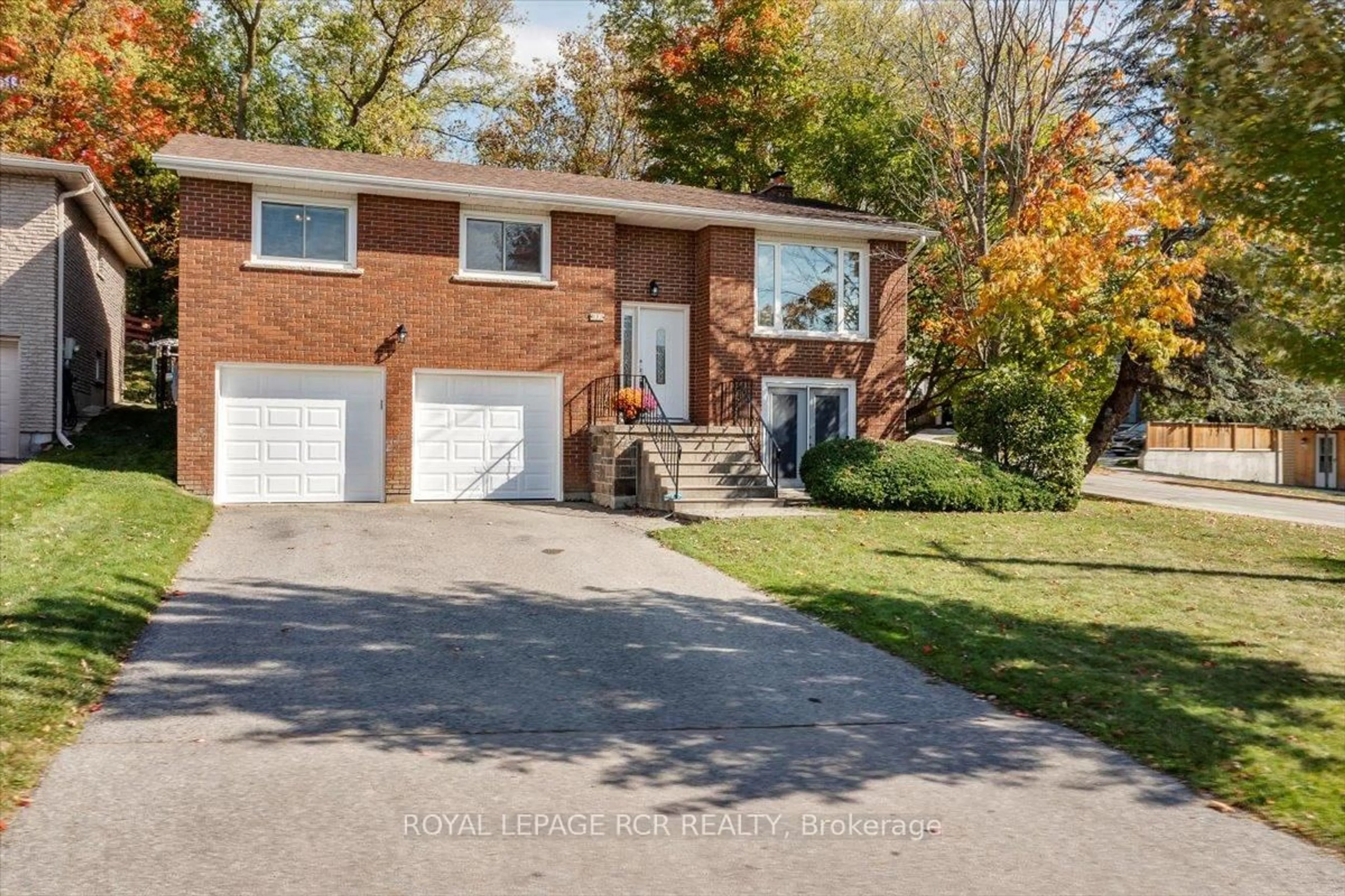 Home with brick exterior material, street for 153 Stickwood Crt, Newmarket Ontario L3Y 5V2