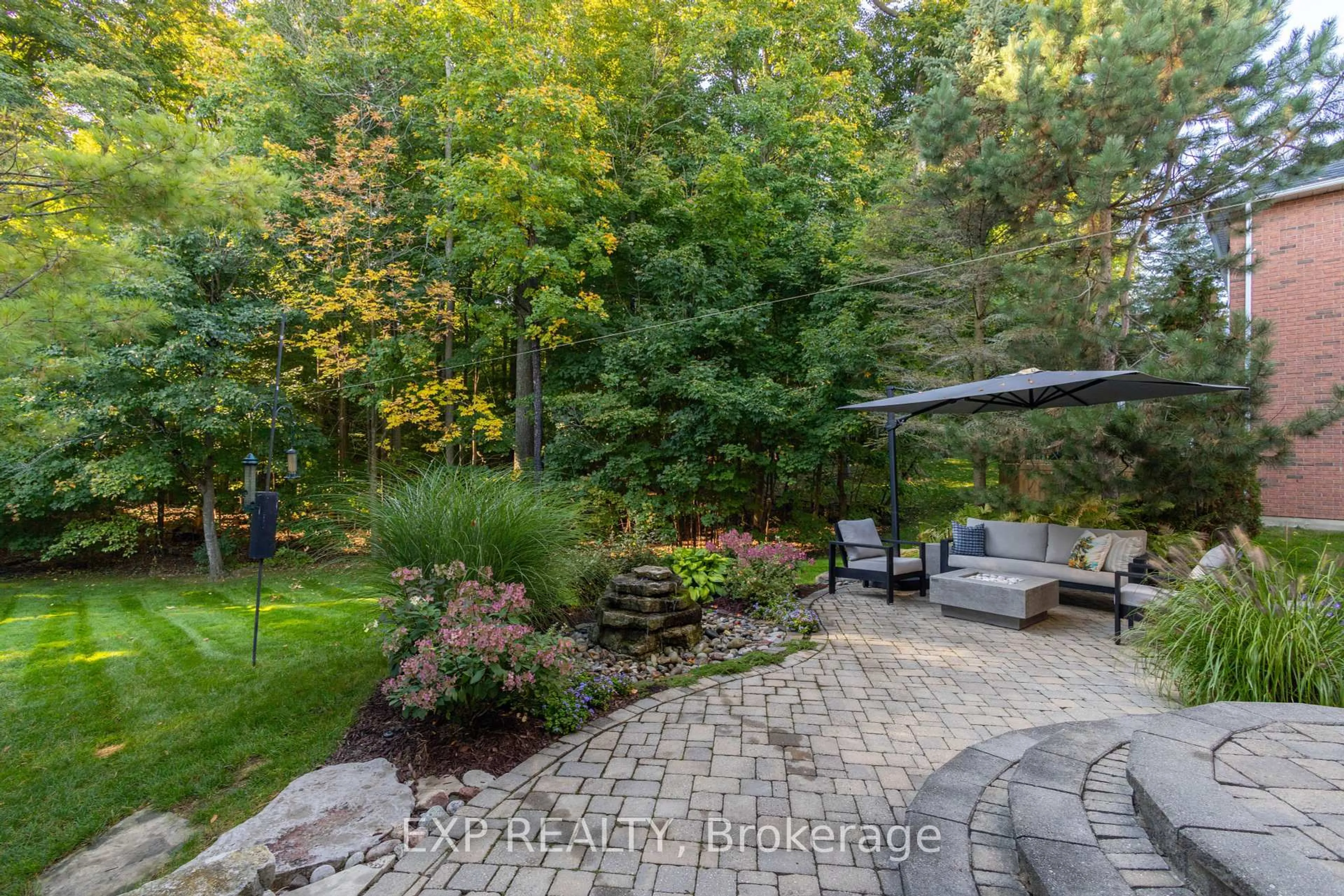 Patio, forest/trees view for 85 Willis Dr, Aurora Ontario L4G 5N8