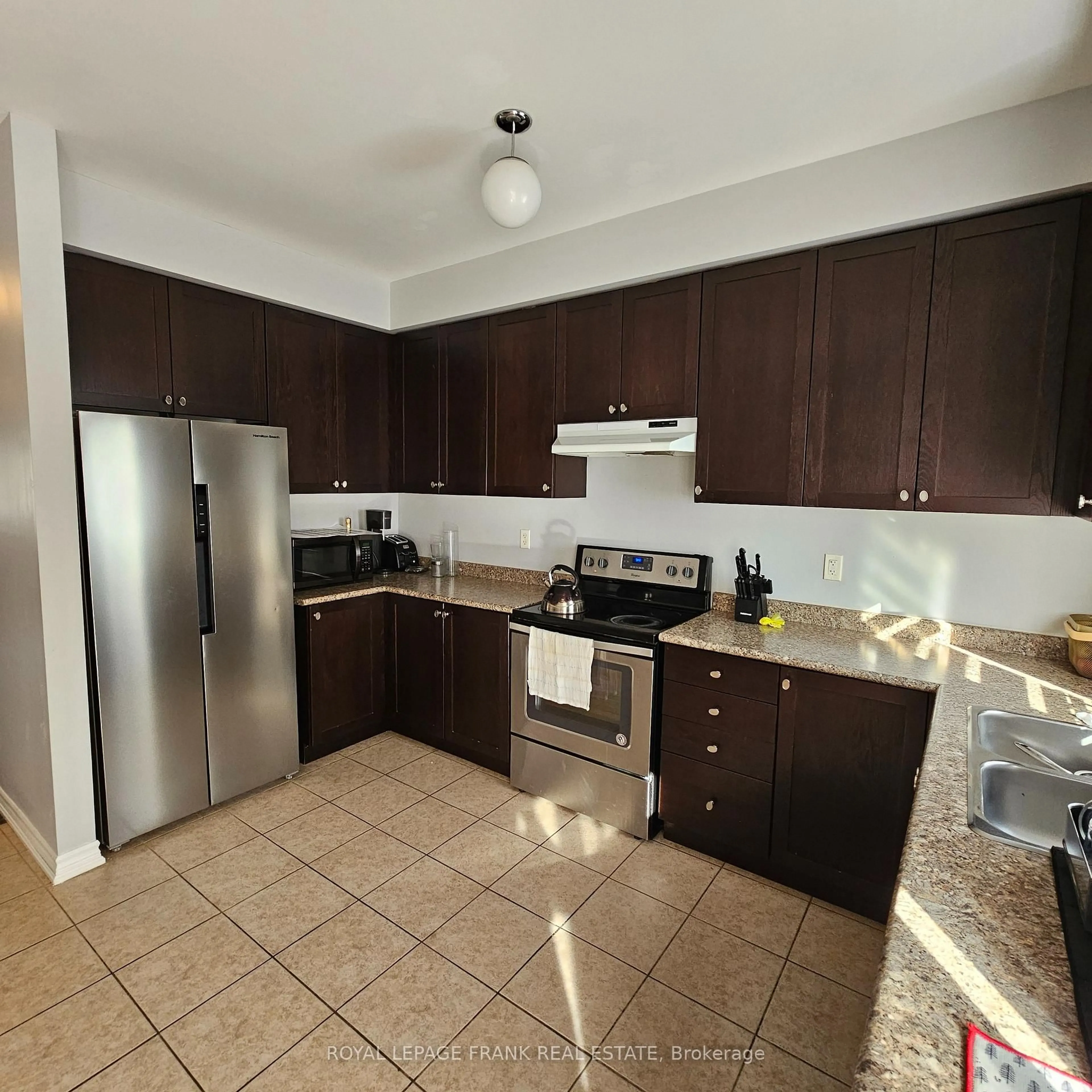 Standard kitchen, unknown for 41 Milson Cres, Essa Ontario L0M 1B4