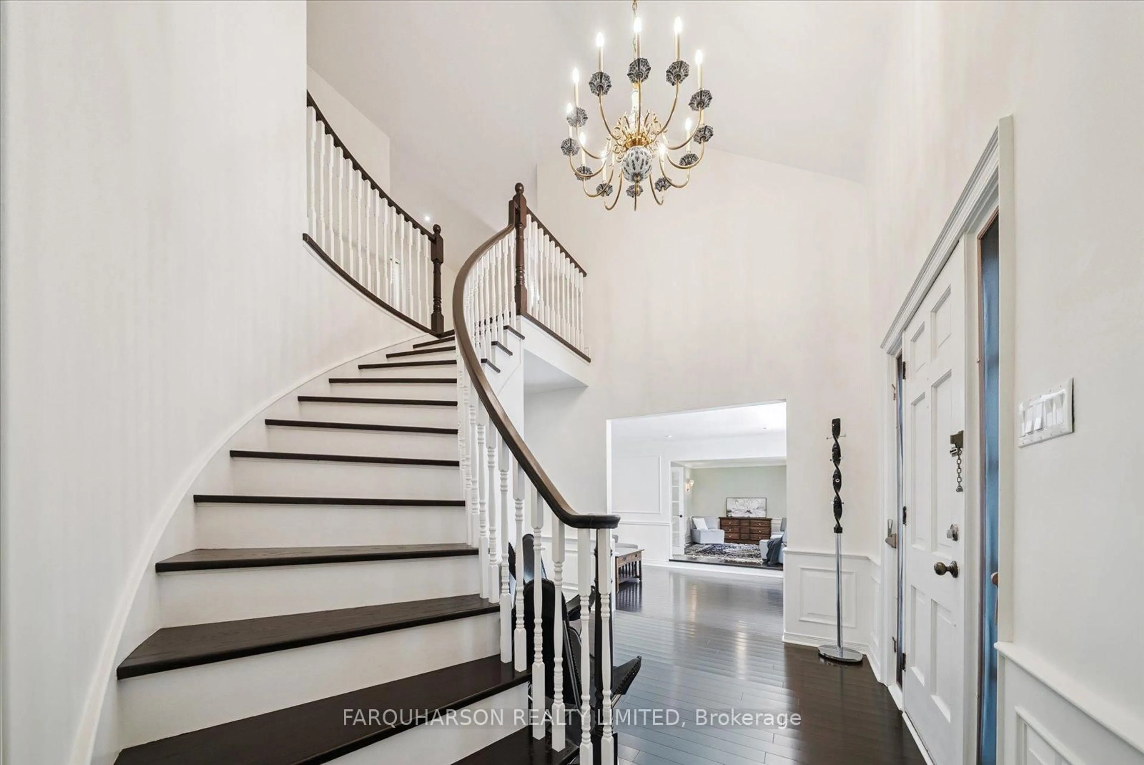 Indoor foyer for 360 Ashworth Rd, Uxbridge Ontario L0E 1T0