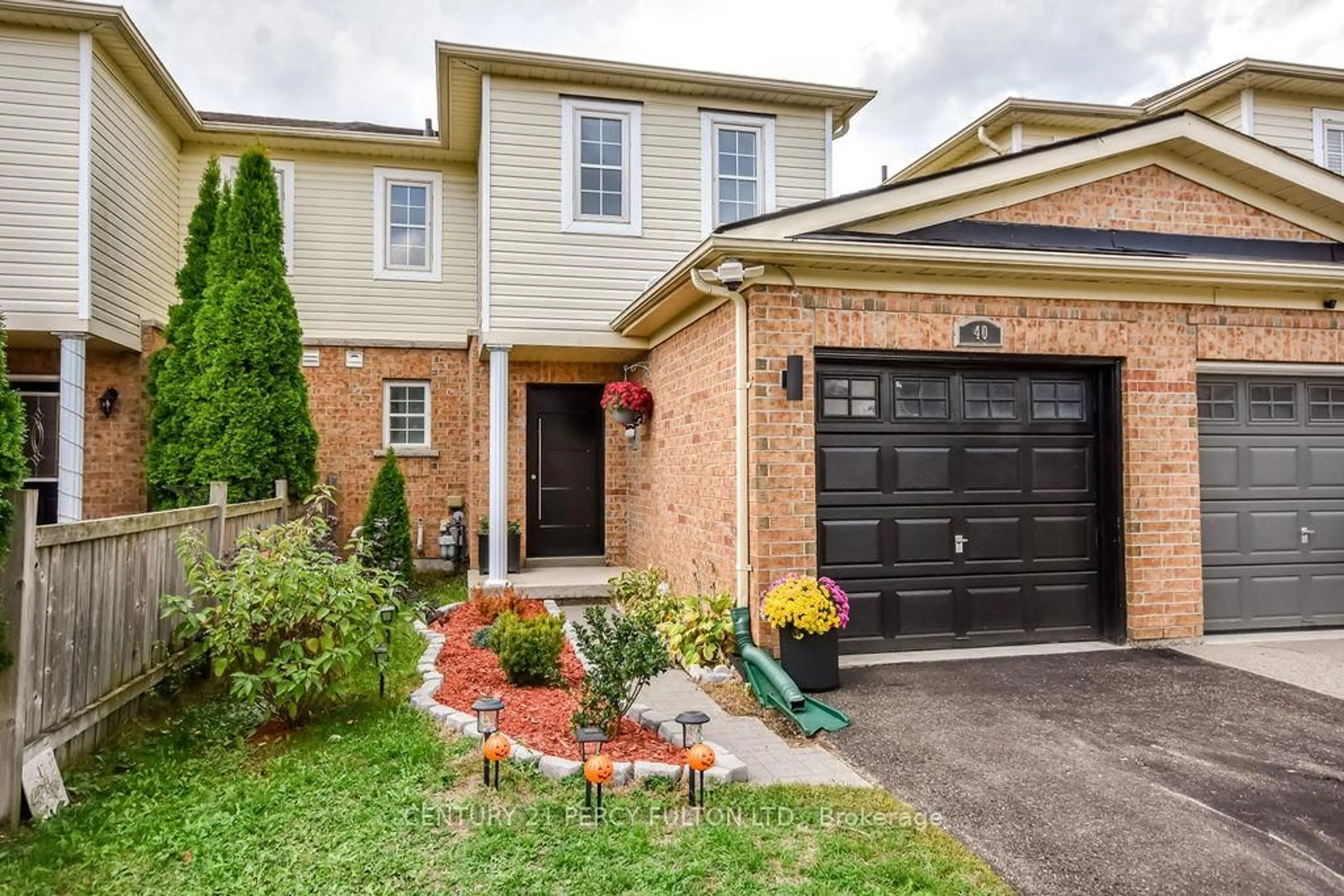 Home with brick exterior material, street for 40 McCann Lane, Essa Ontario L0M 1B4