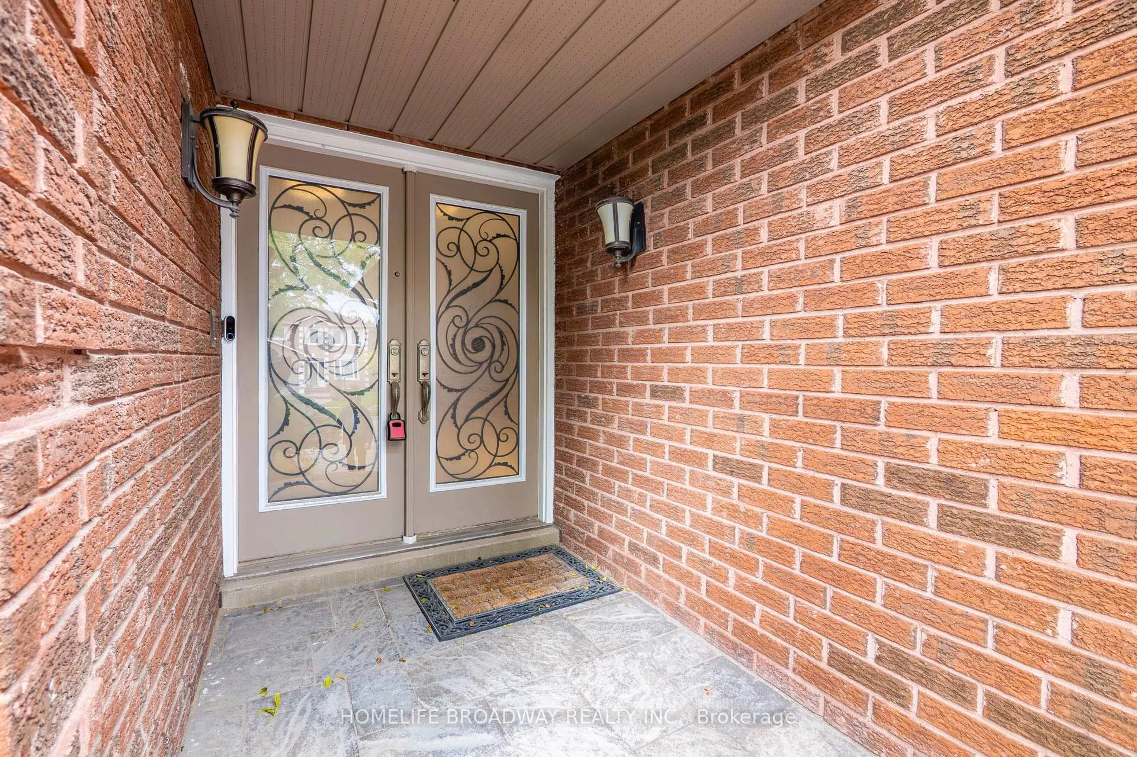 Indoor entryway for 25 Westminster Dr, Richmond Hill Ontario L4B 1P4