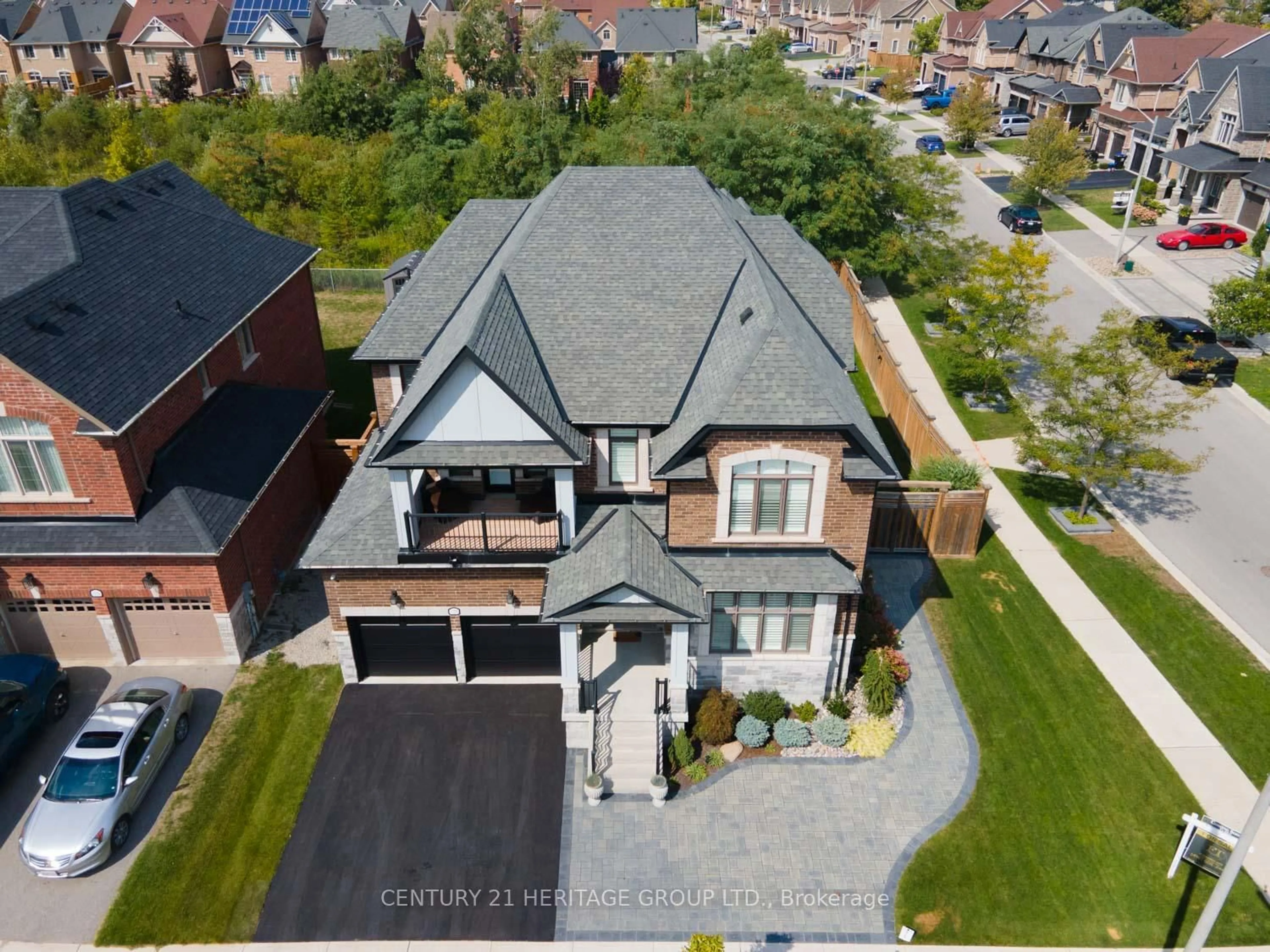 A pic from outside/outdoor area/front of a property/back of a property/a pic from drone, street for 1300 Butler St, Innisfil Ontario L9S 0L4