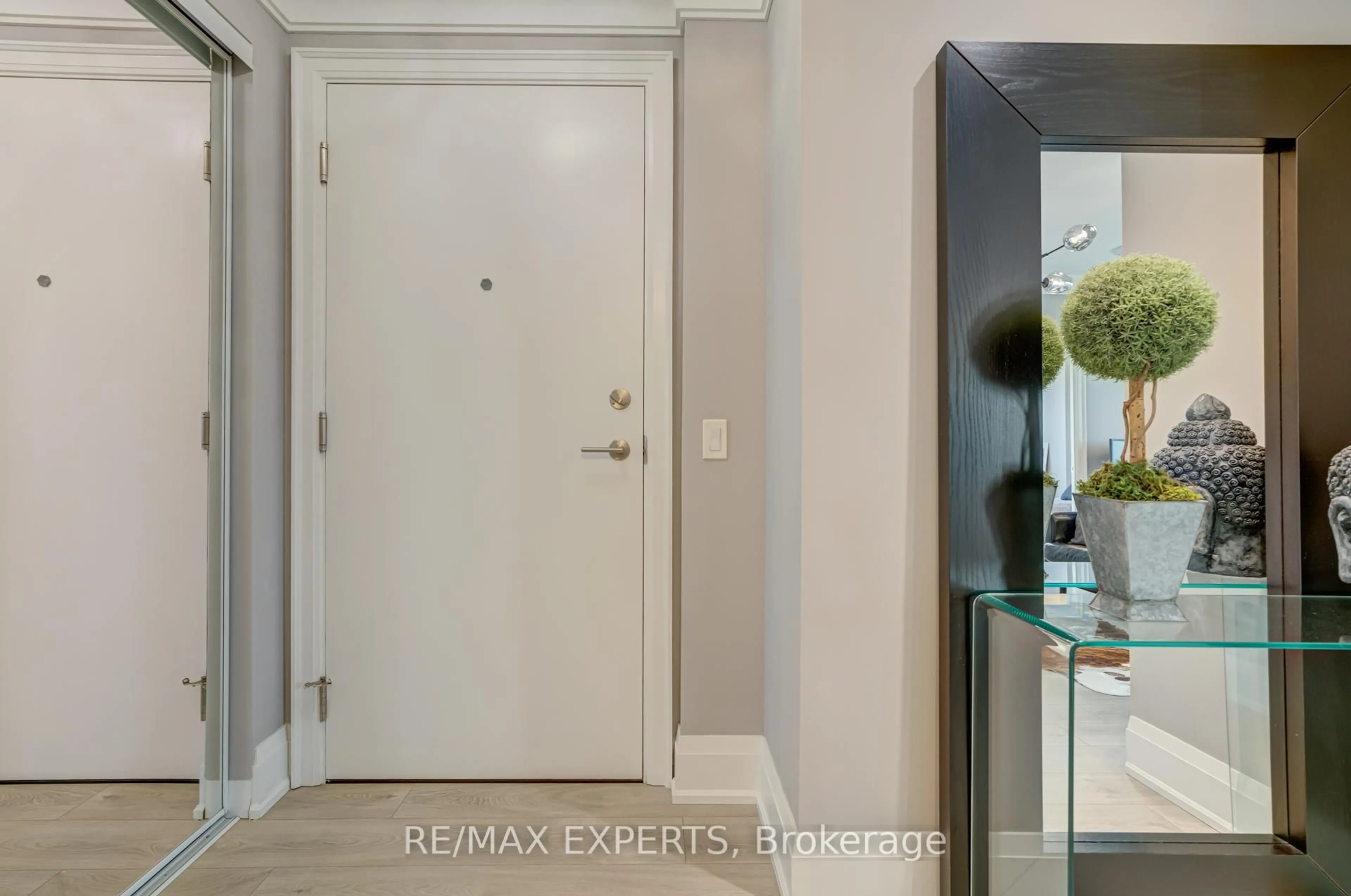 Indoor entryway for 7895 Jane St #2106, Vaughan Ontario L4K 0K2