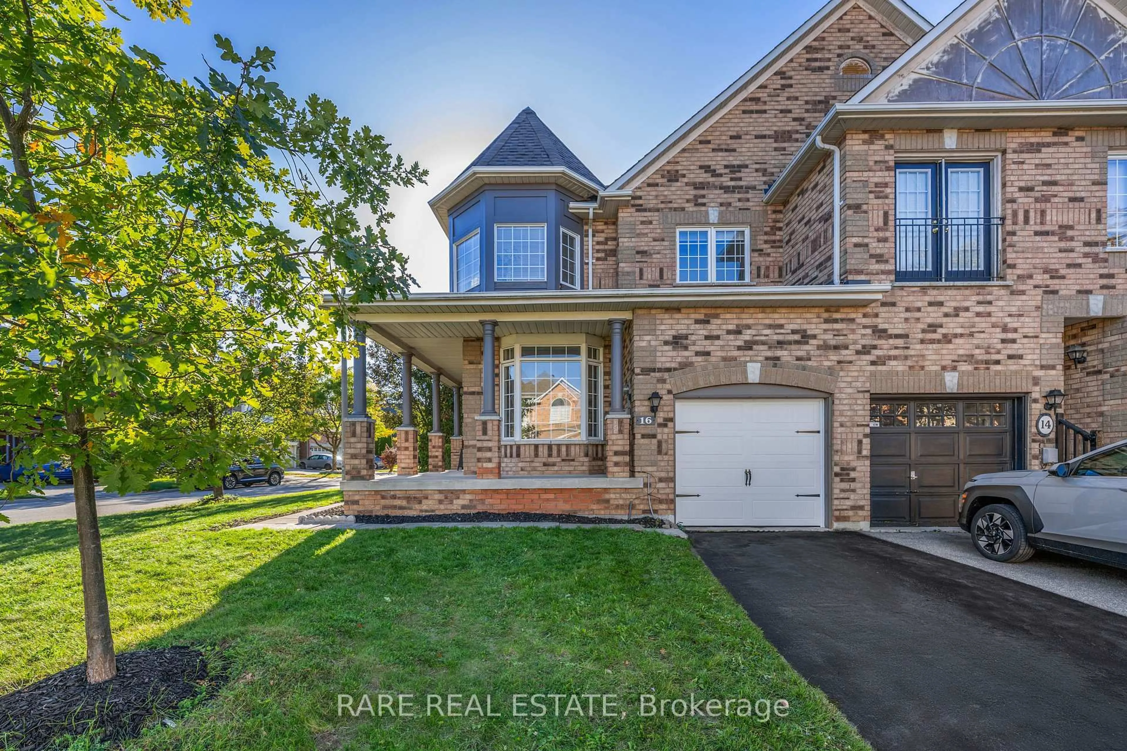 Home with brick exterior material, street for 16 Ebony Gate, Richmond Hill Ontario L4S 2C1