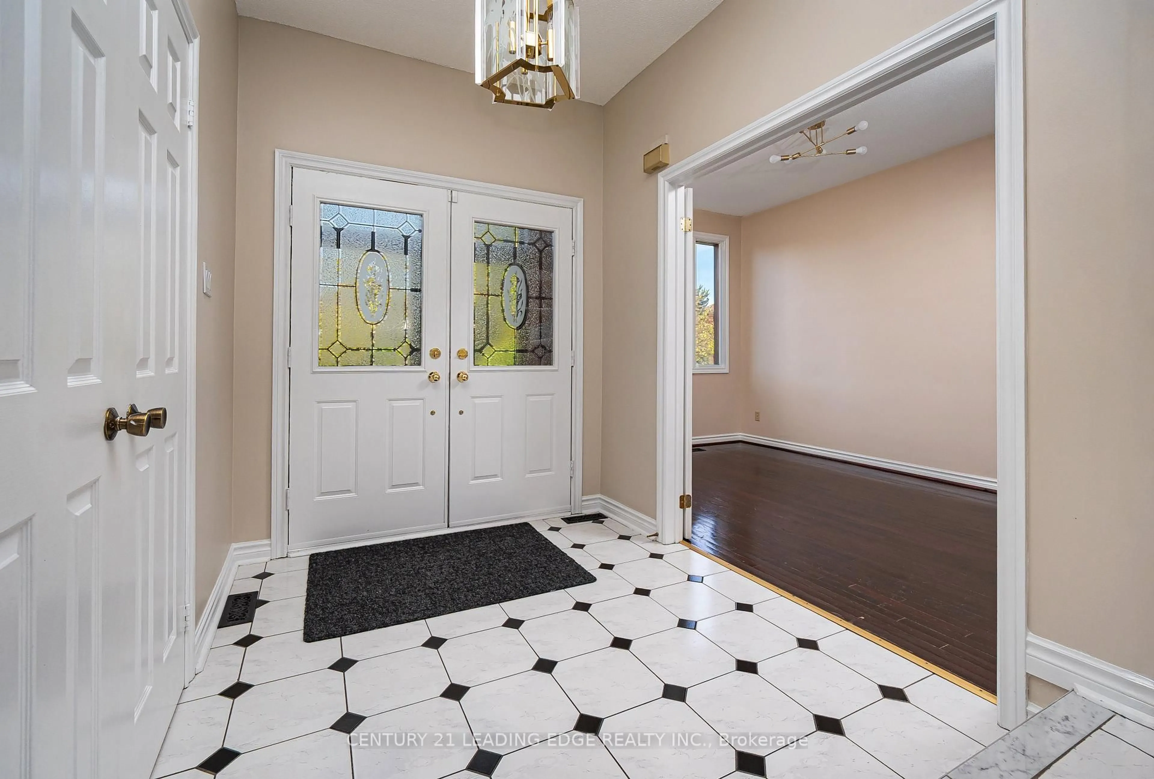 Indoor entryway for 7 Delancey Cres, Markham Ontario L3P 7C9