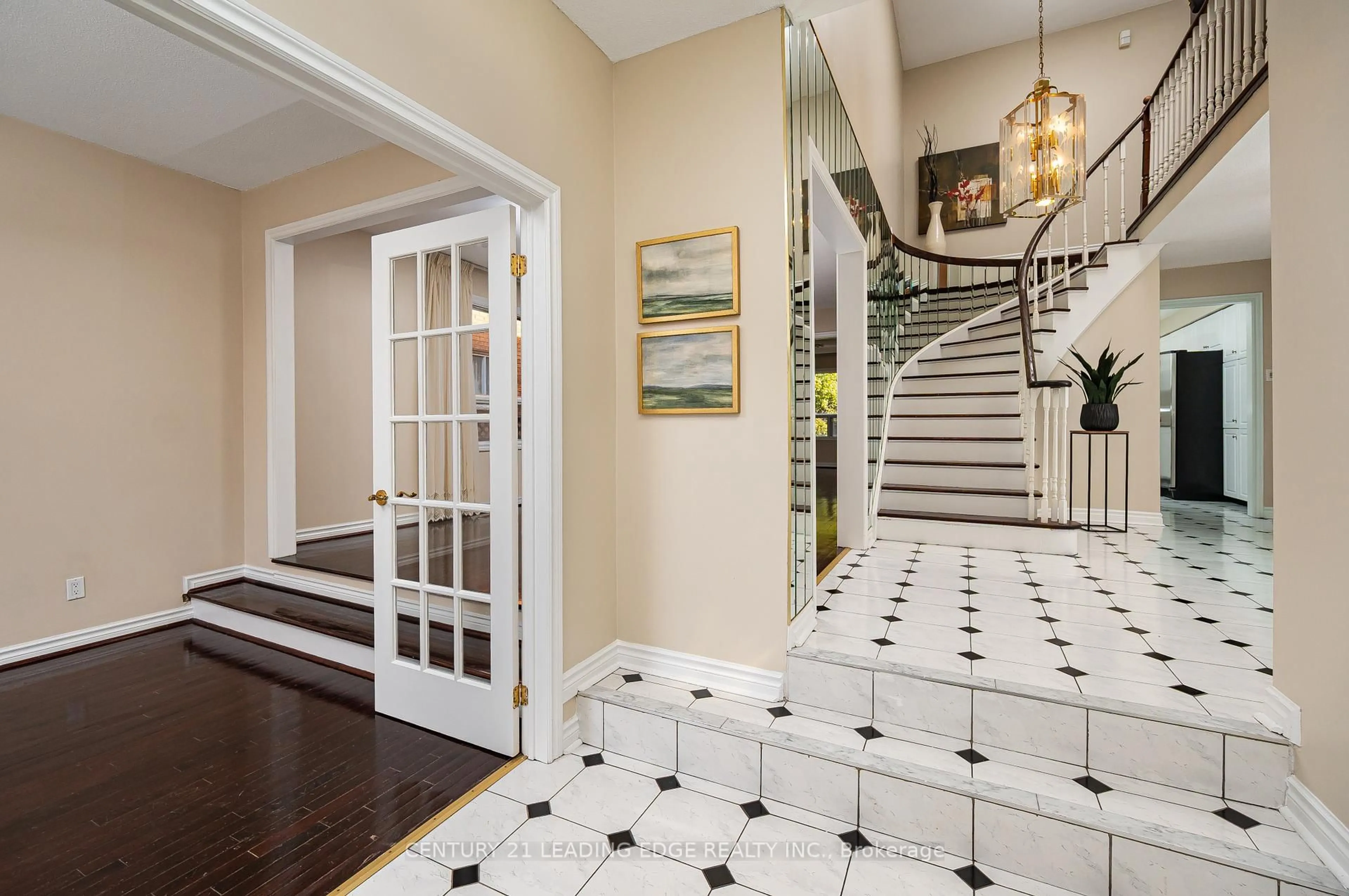 Indoor entryway for 7 Delancey Cres, Markham Ontario L3P 7C9