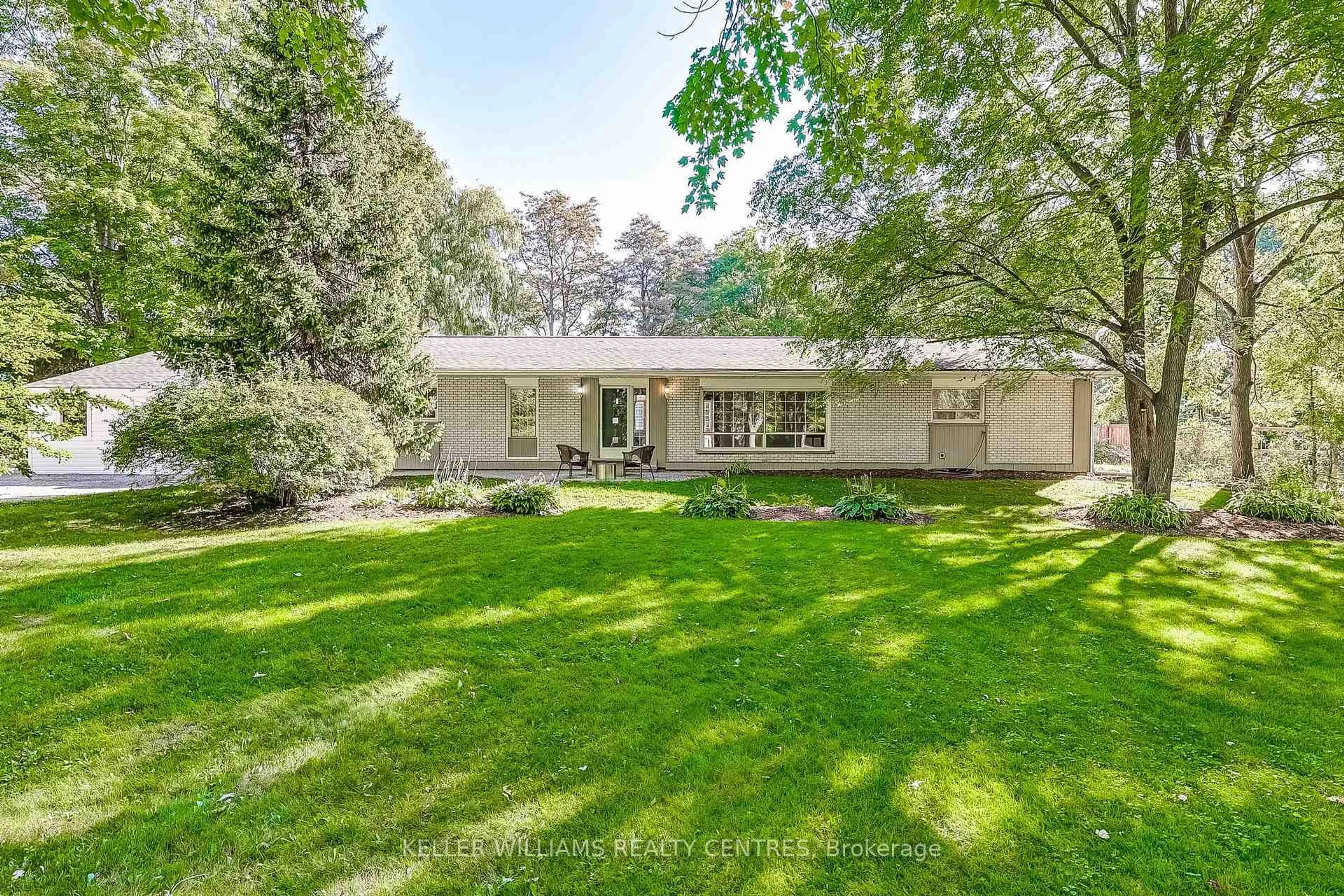 A pic from outside/outdoor area/front of a property/back of a property/a pic from drone, unknown for 16073 Warden Ave, Whitchurch-Stouffville Ontario L4A 2M3