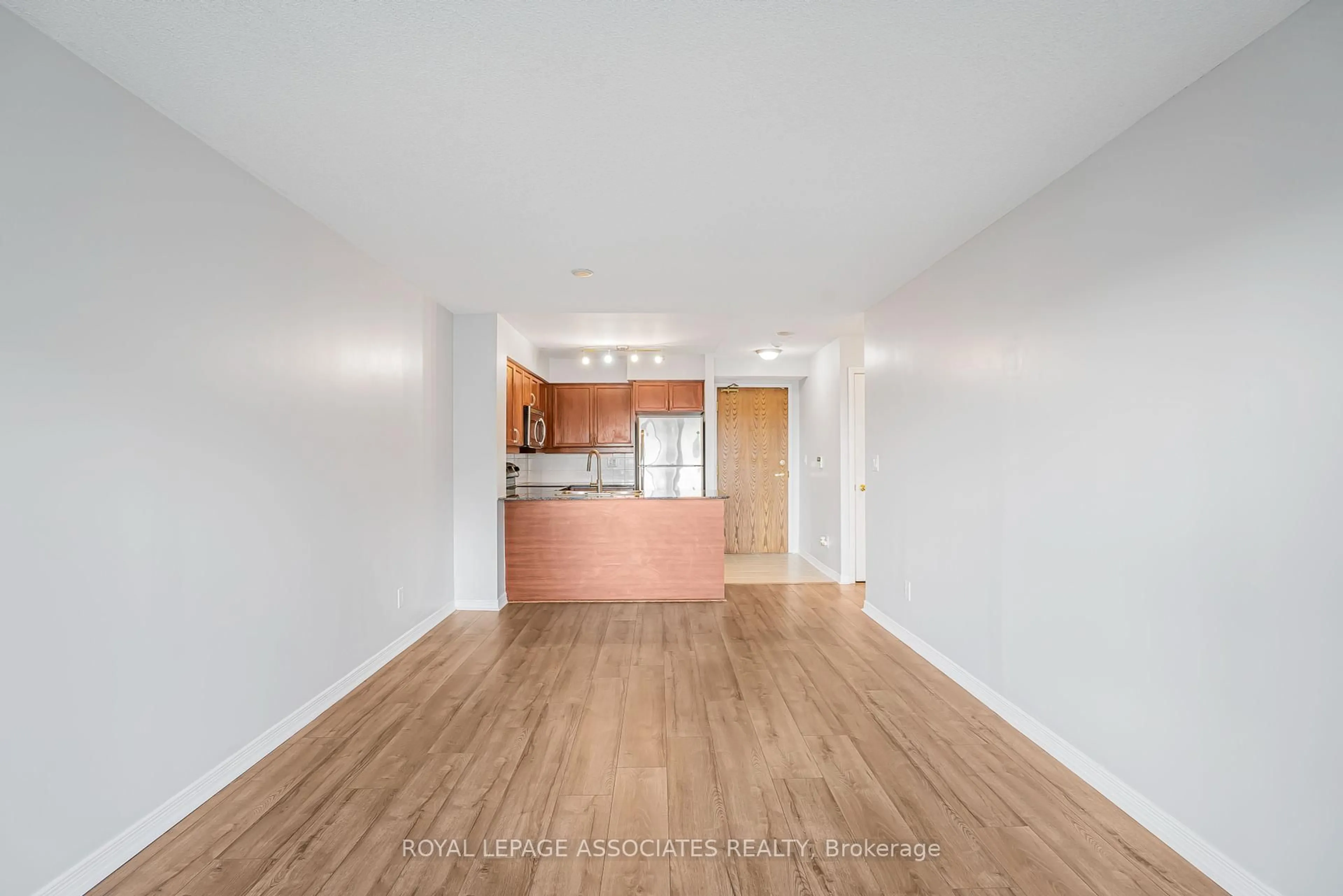 A pic of a room for 185 Oneida Cres #715, Richmond Hill Ontario L4B 0B1