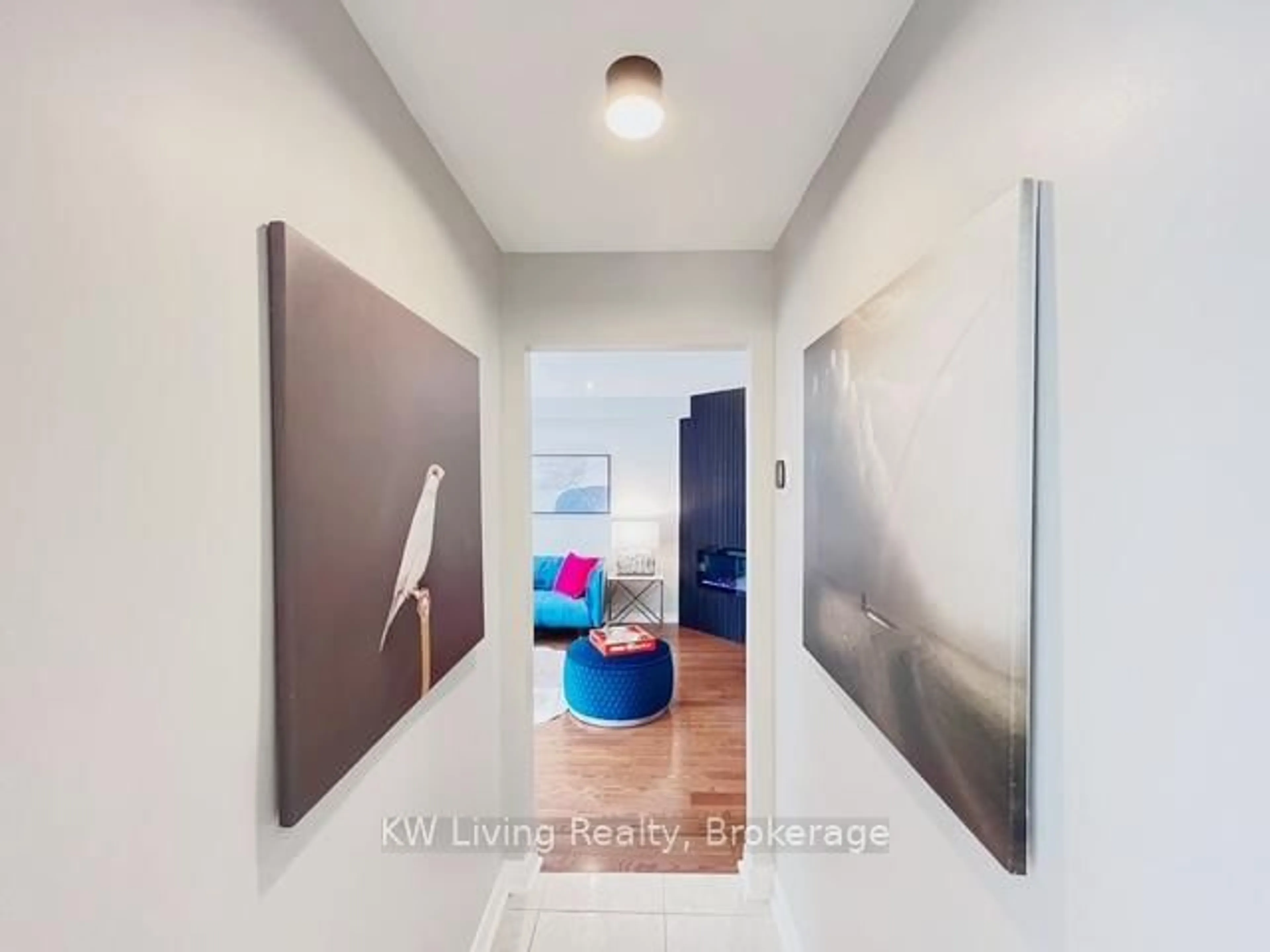 Indoor entryway for 38 Coledale Rd, Markham Ontario L3R 7W9