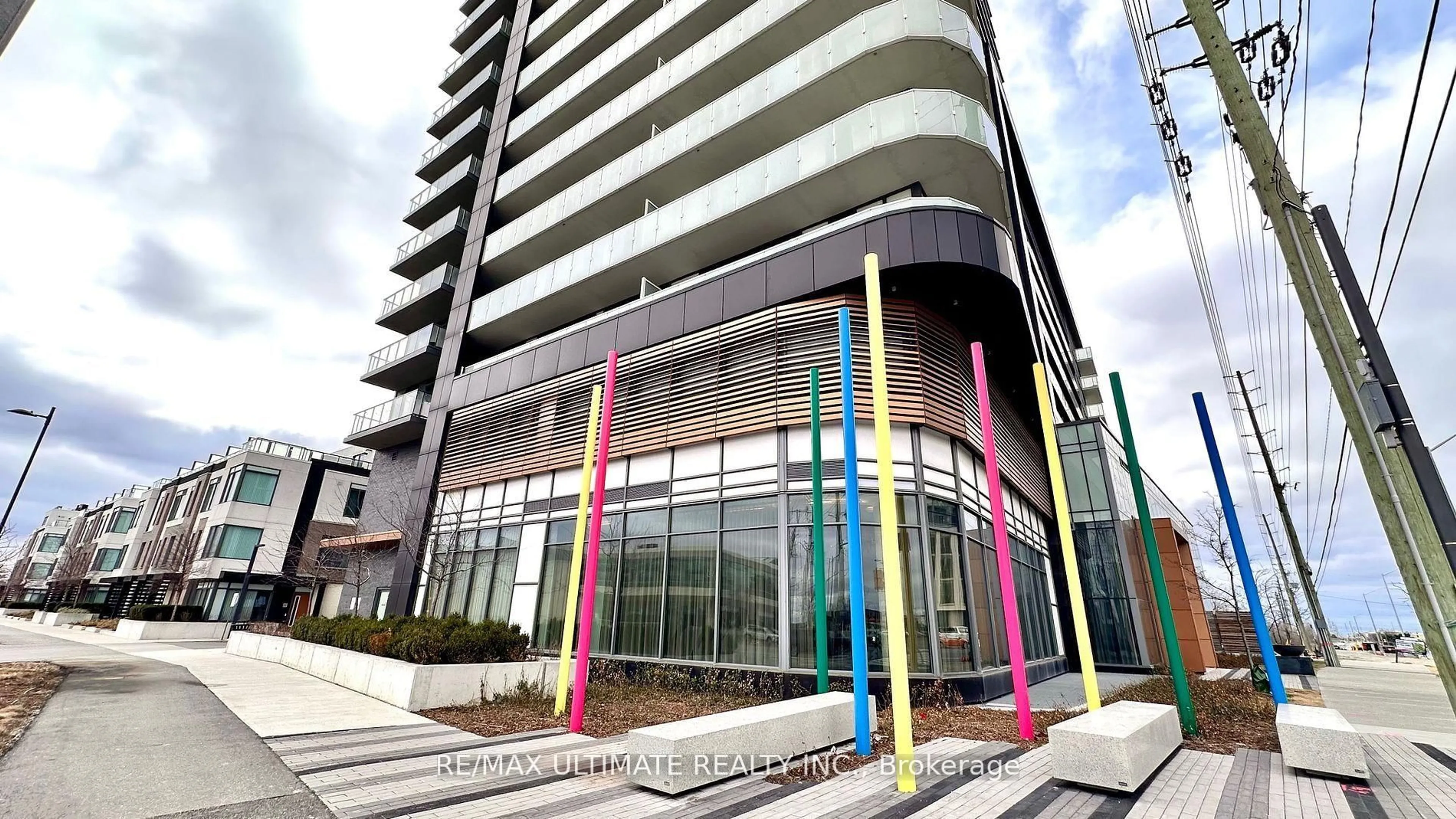 Indoor foyer for 7895 Jane St #3304, Vaughan Ontario L4K 2M7