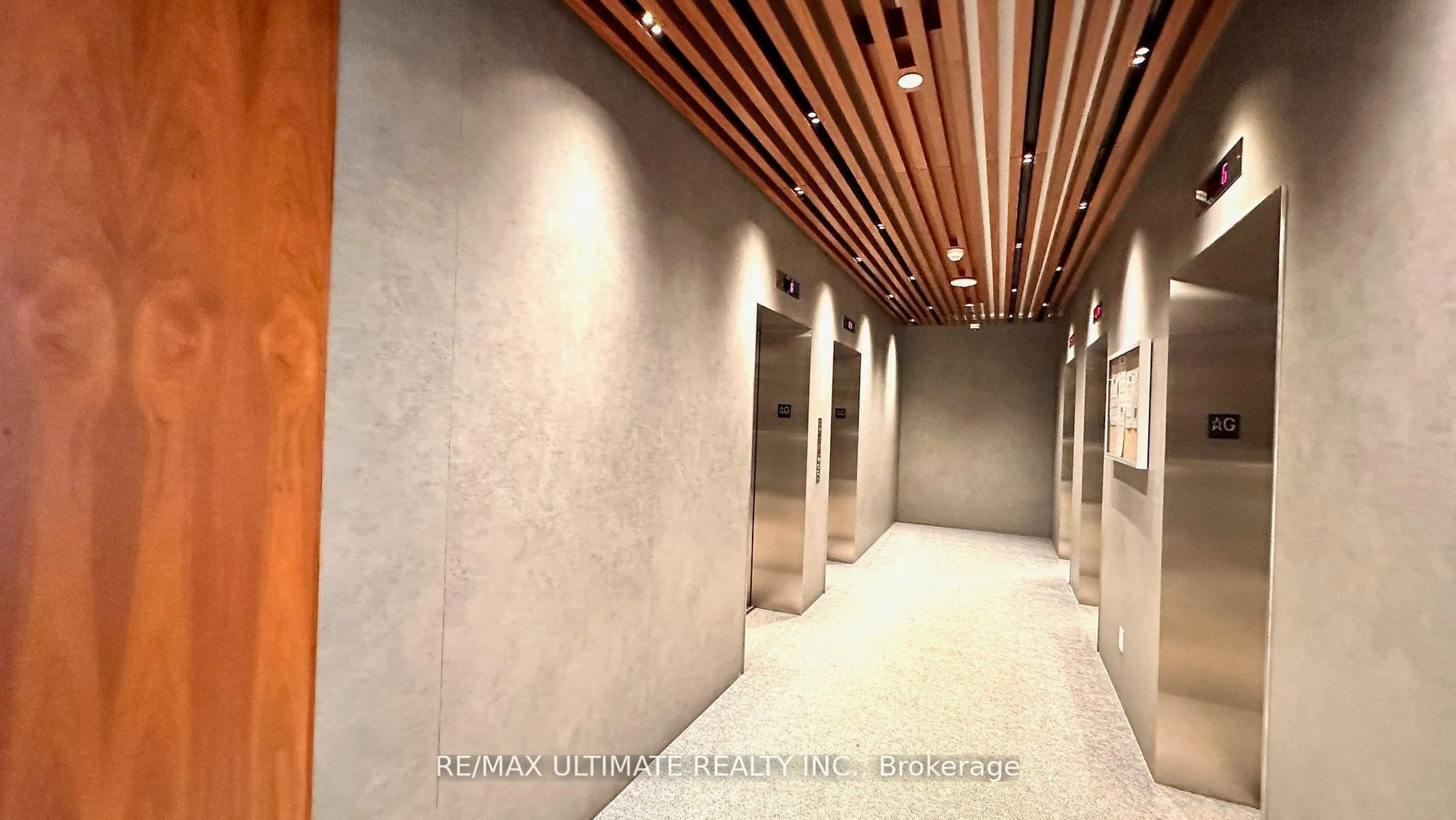 Indoor foyer for 7895 Jane St #3304, Vaughan Ontario L4K 2M7