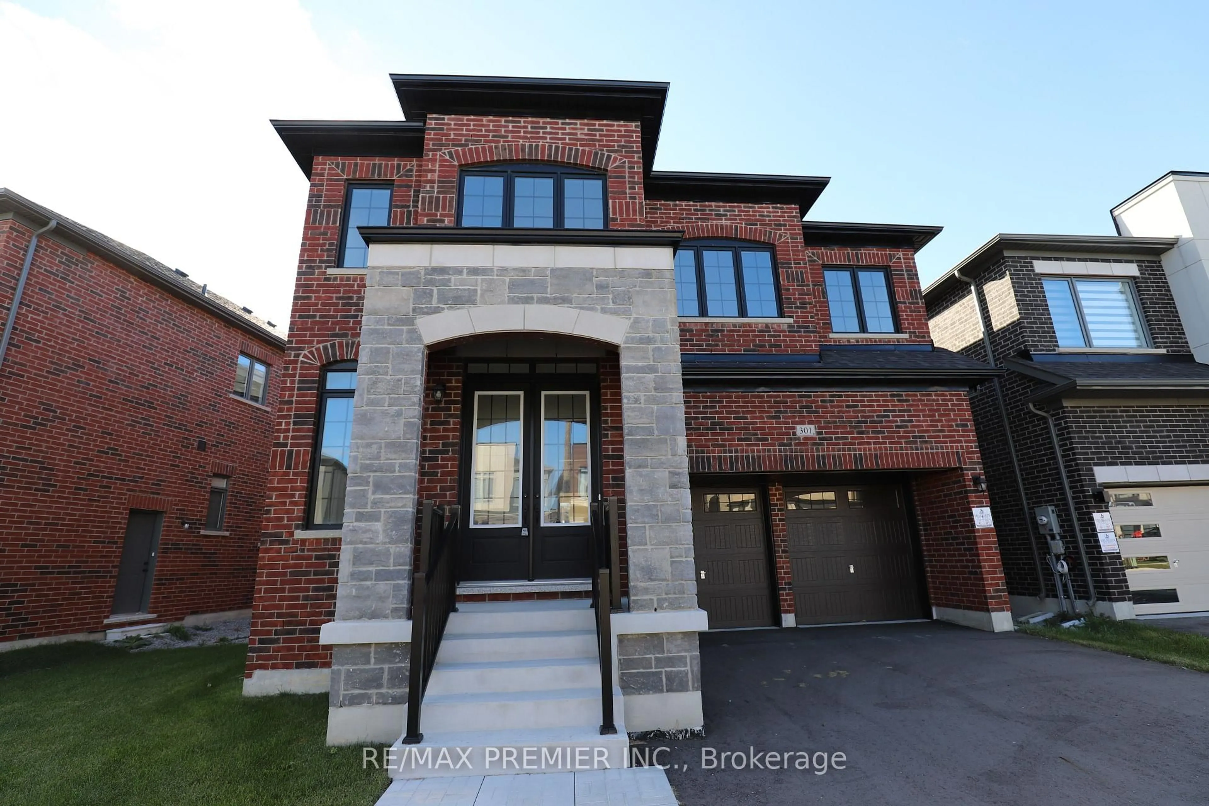 Home with brick exterior material, street for 301 Wesmina Ave, Whitchurch-Stouffville Ontario L4A 5C2