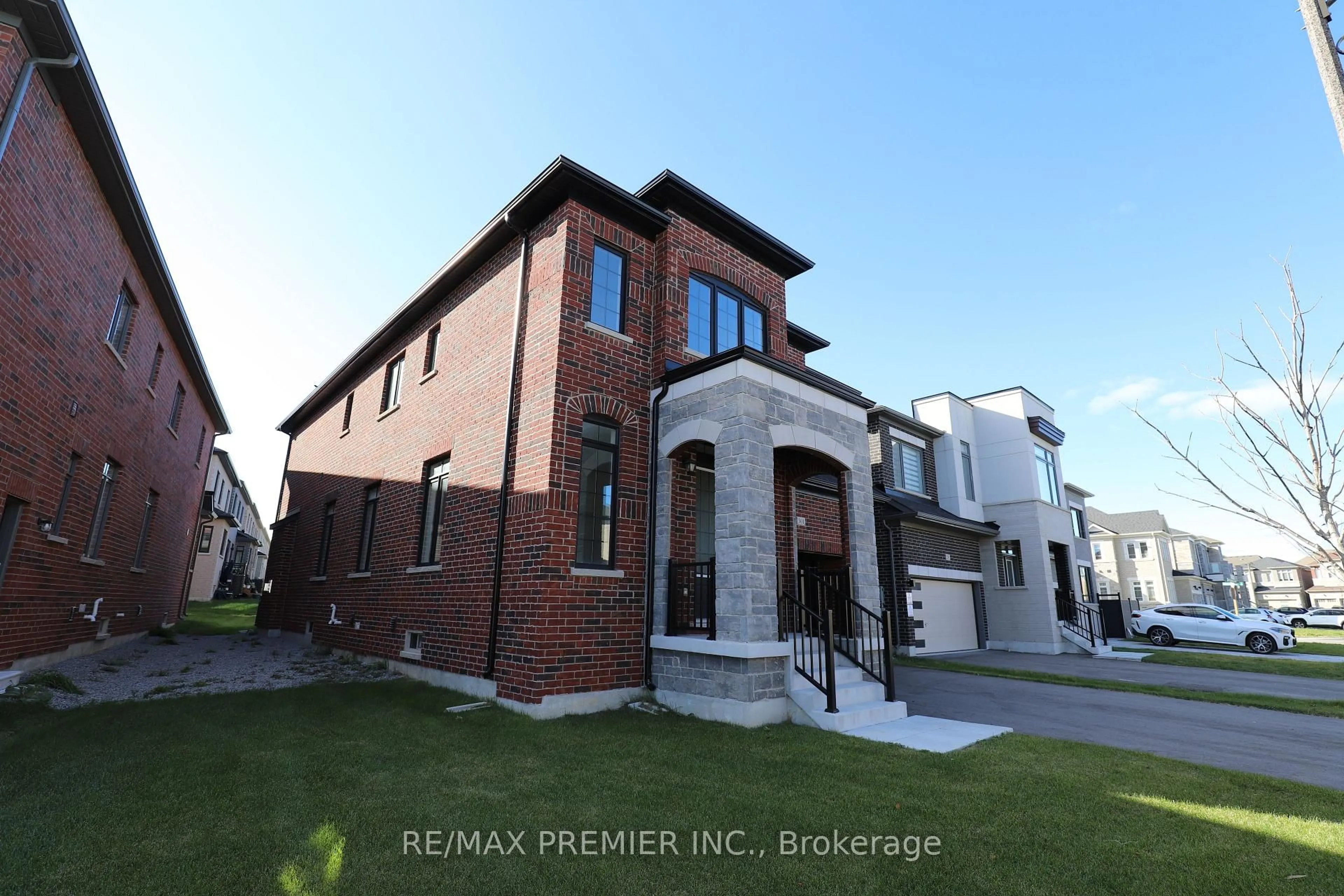 Home with brick exterior material, building for 301 Wesmina Ave, Whitchurch-Stouffville Ontario L4A 5C2