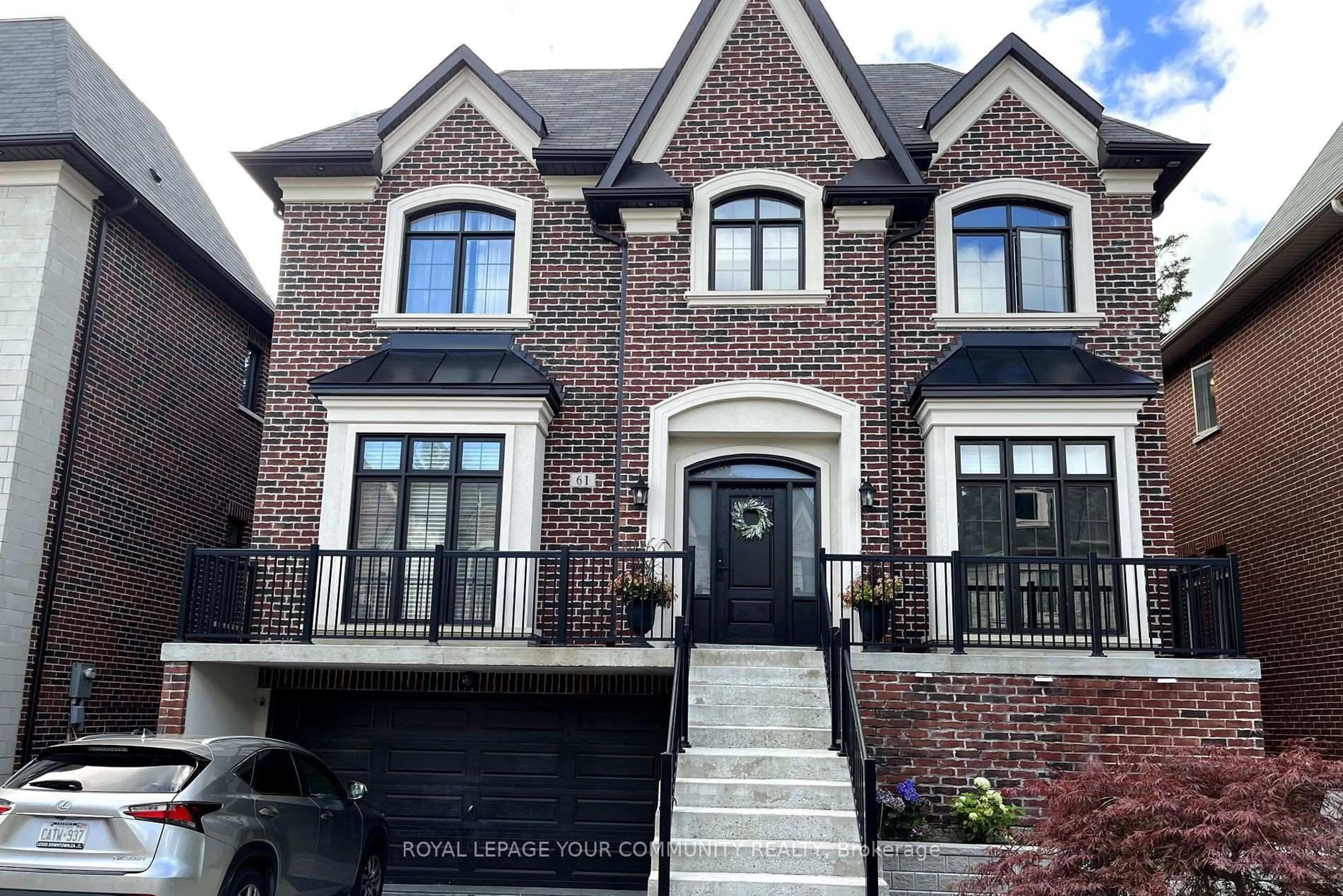 Home with brick exterior material, street for 61 Headwater Cres, Richmond Hill Ontario L4E 0T2