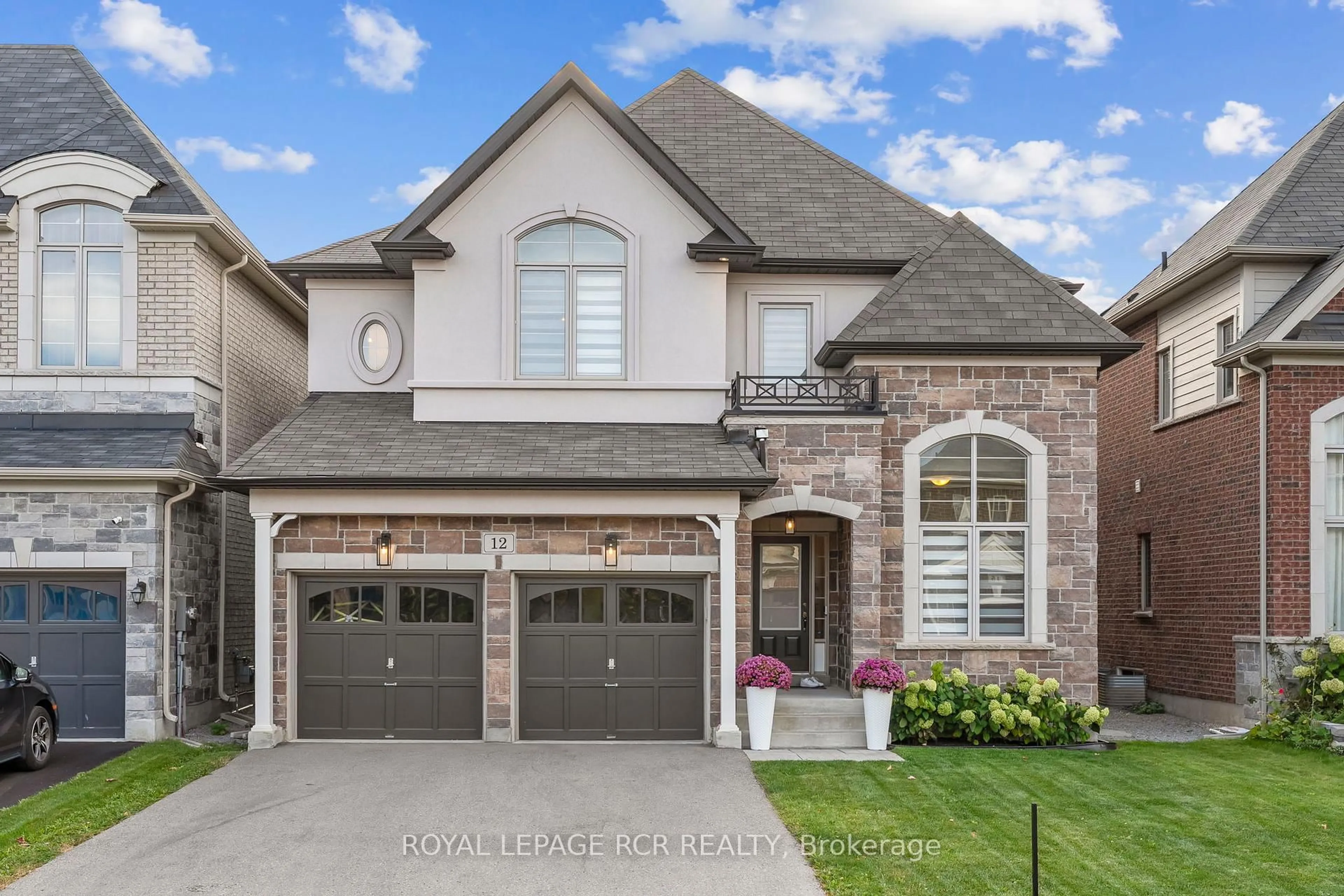 Home with brick exterior material, street for 12 John Weddell Ave, East Gwillimbury Ontario L9N 0P4