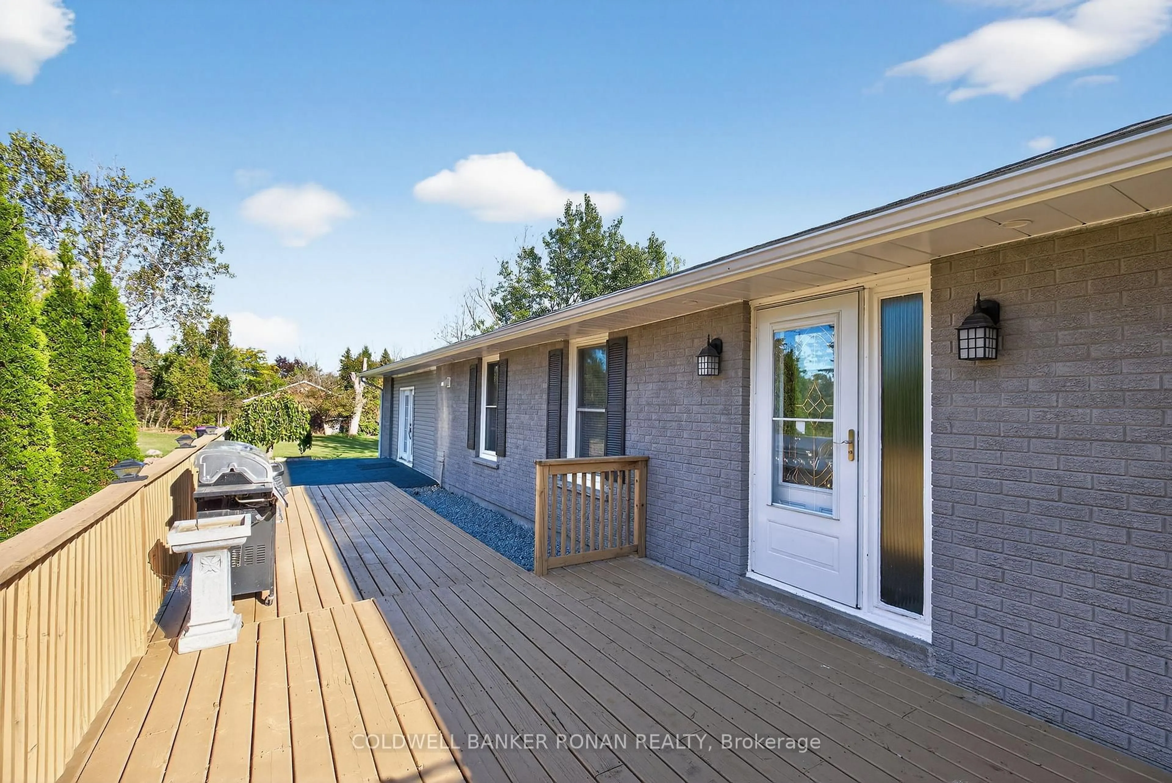 Home with vinyl exterior material, water/lake/river/ocean view for 5697 2nd Line, New Tecumseth Ontario L0G 1T0