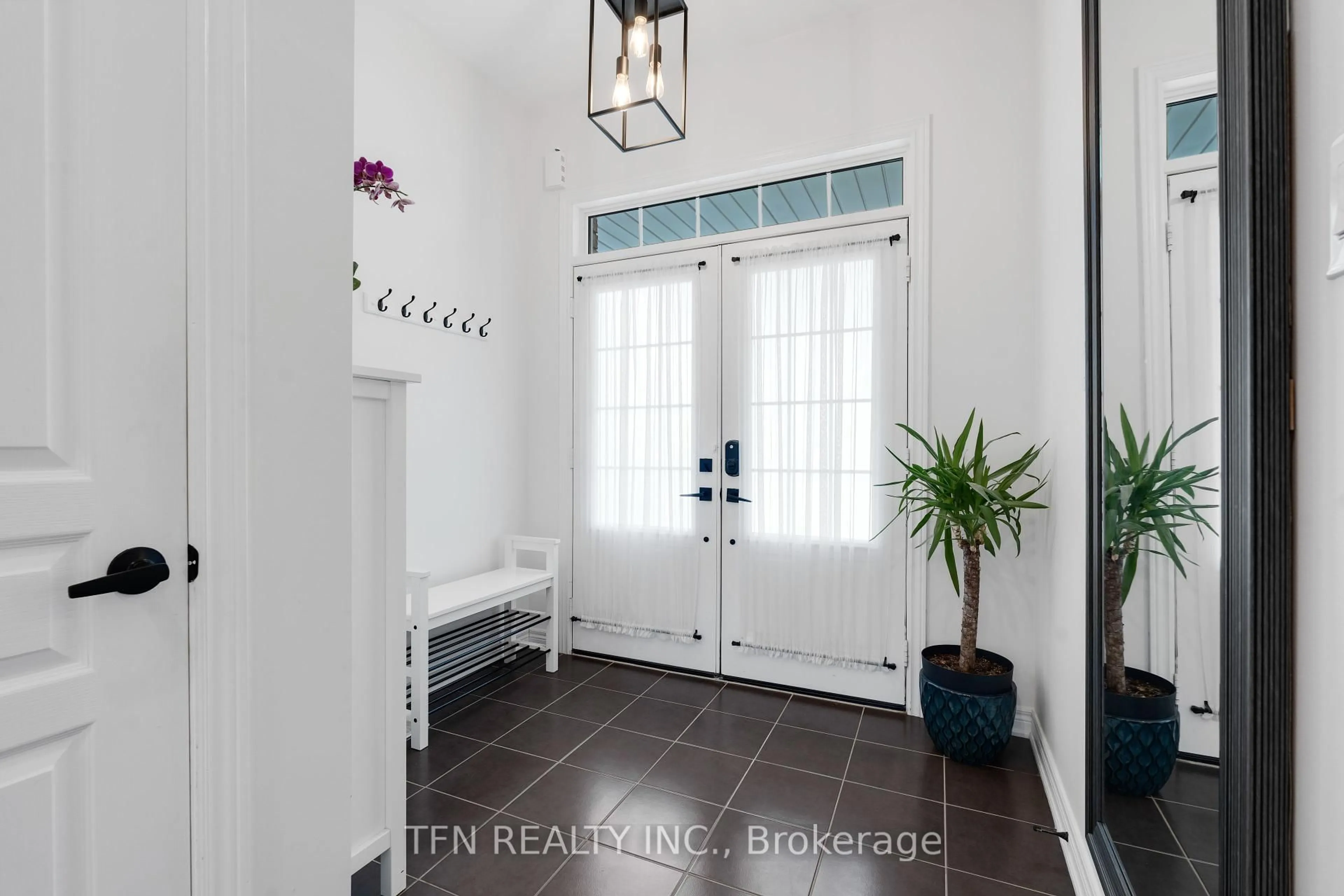 Indoor entryway for 30 Haskett Dr, Markham Ontario L6B 0S9