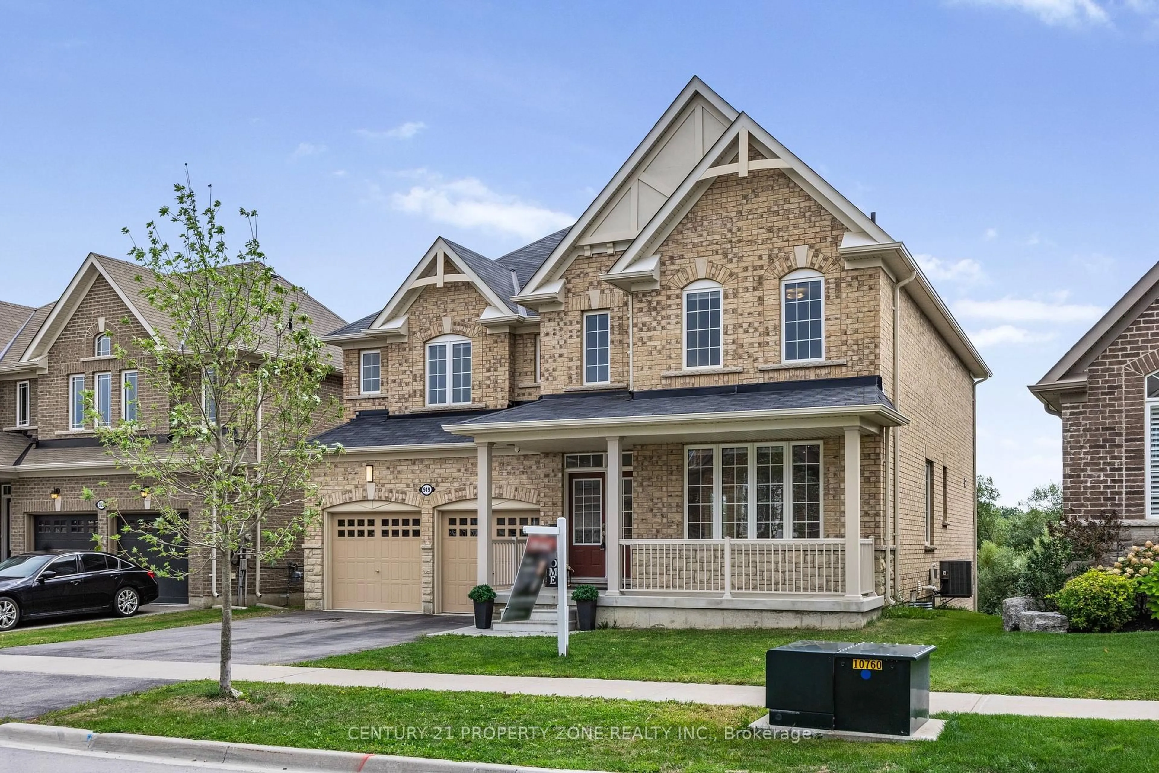 Home with brick exterior material, street for 919 Green St, Innisfil Ontario L0L 1W0