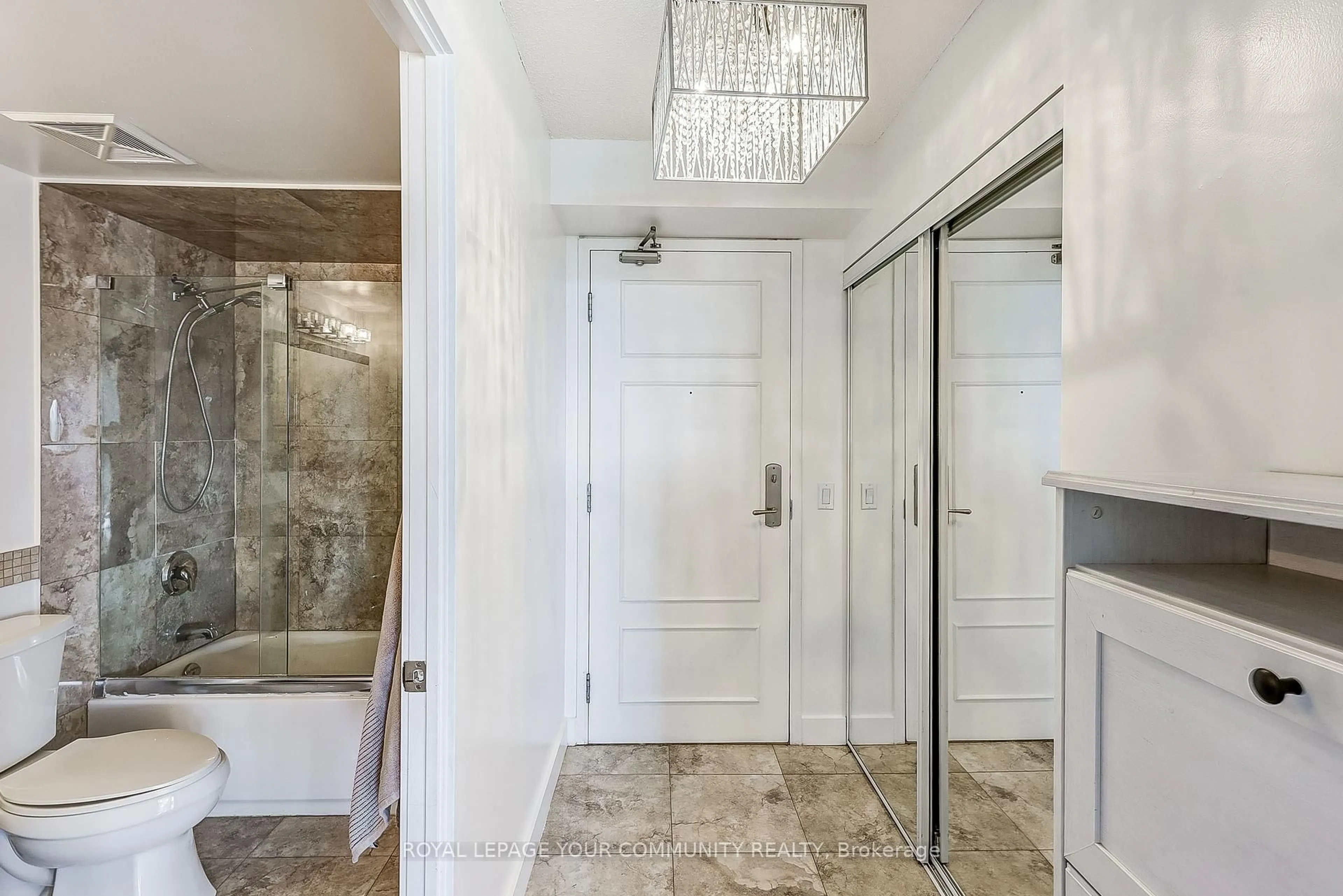 Indoor entryway for 350 Red Maple Rd #905, Richmond Hill Ontario L4C 0T5