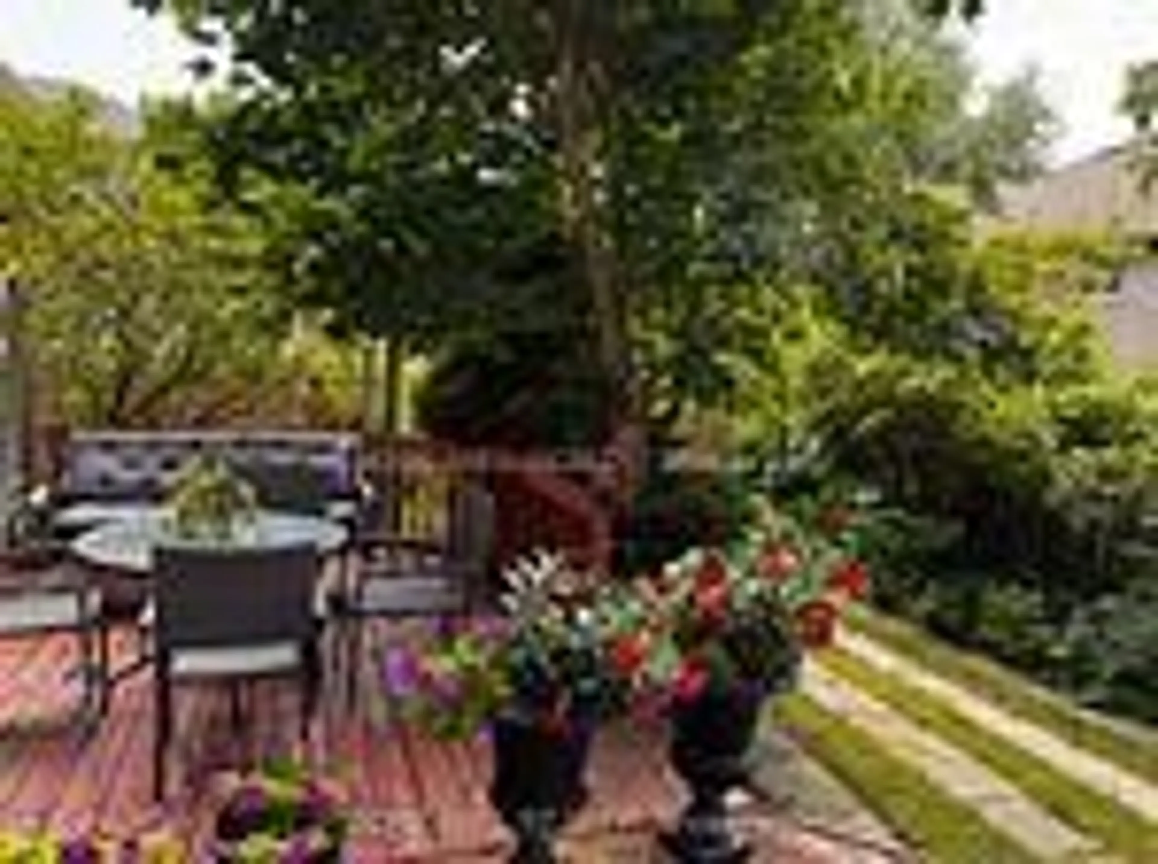 Patio, street for 97 Stave Cres, Richmond Hill Ontario L4C 9J2
