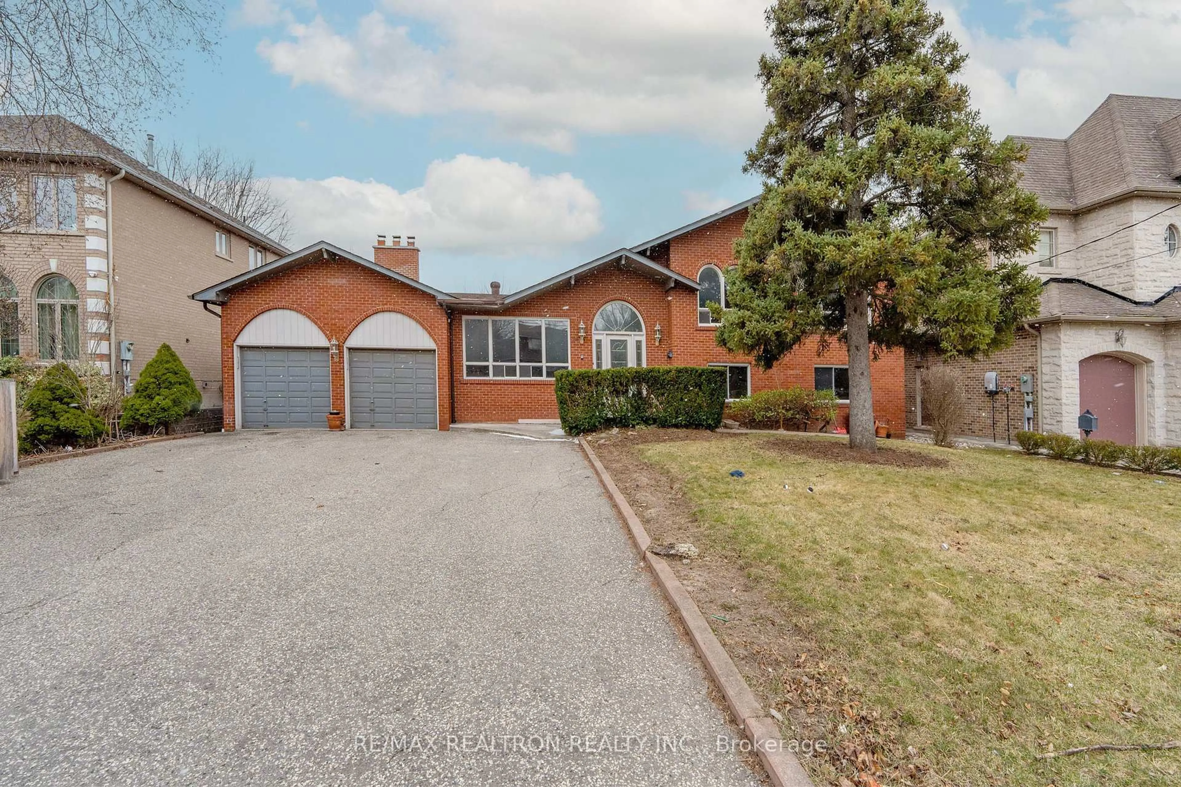 Home with brick exterior material, street for 209 Crestwood Rd, Vaughan Ontario L4J 1A8