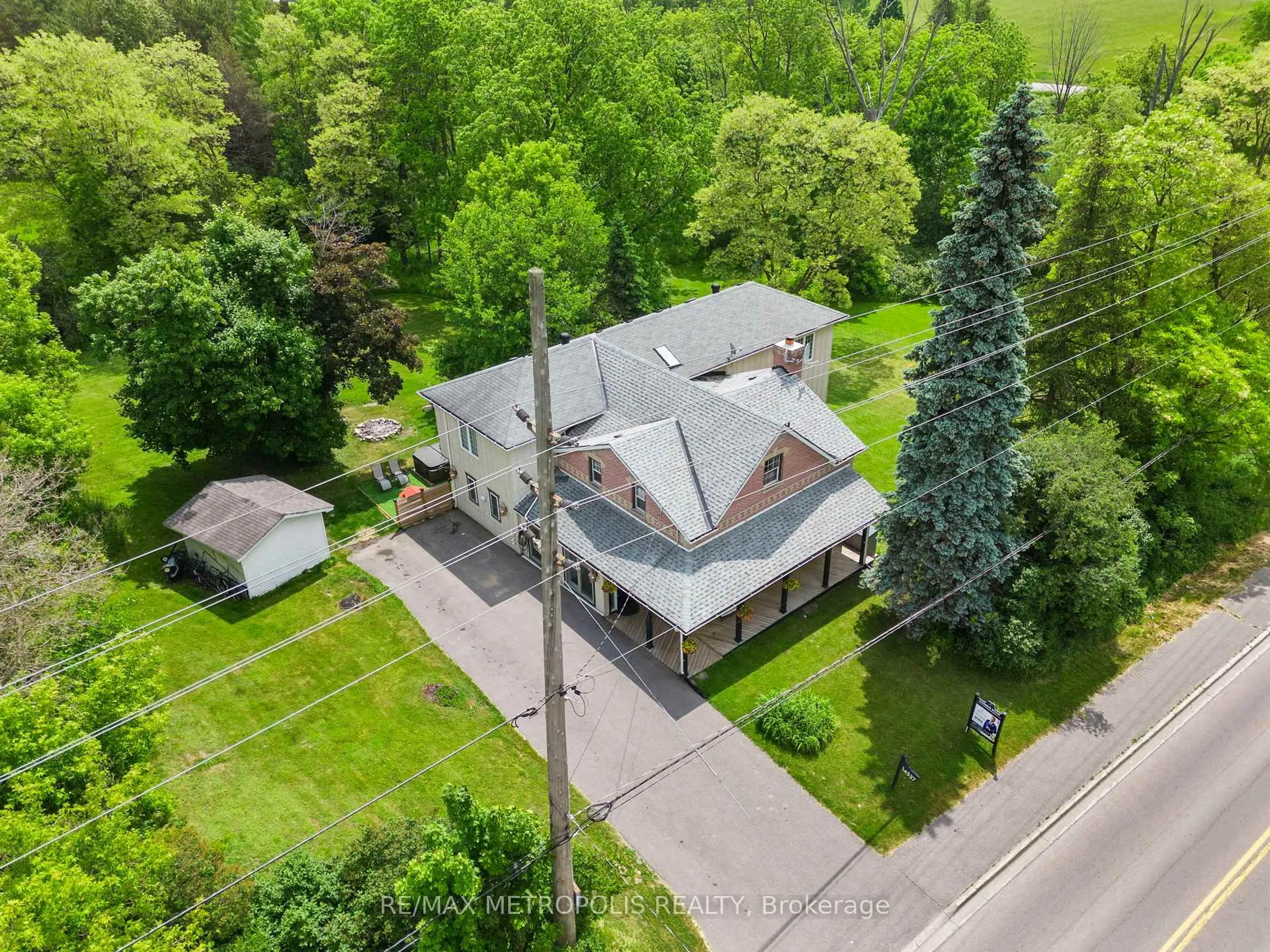 A pic from outside/outdoor area/front of a property/back of a property/a pic from drone, street for 14537 Woodbine Ave, Whitchurch-Stouffville Ontario L4A 2E2