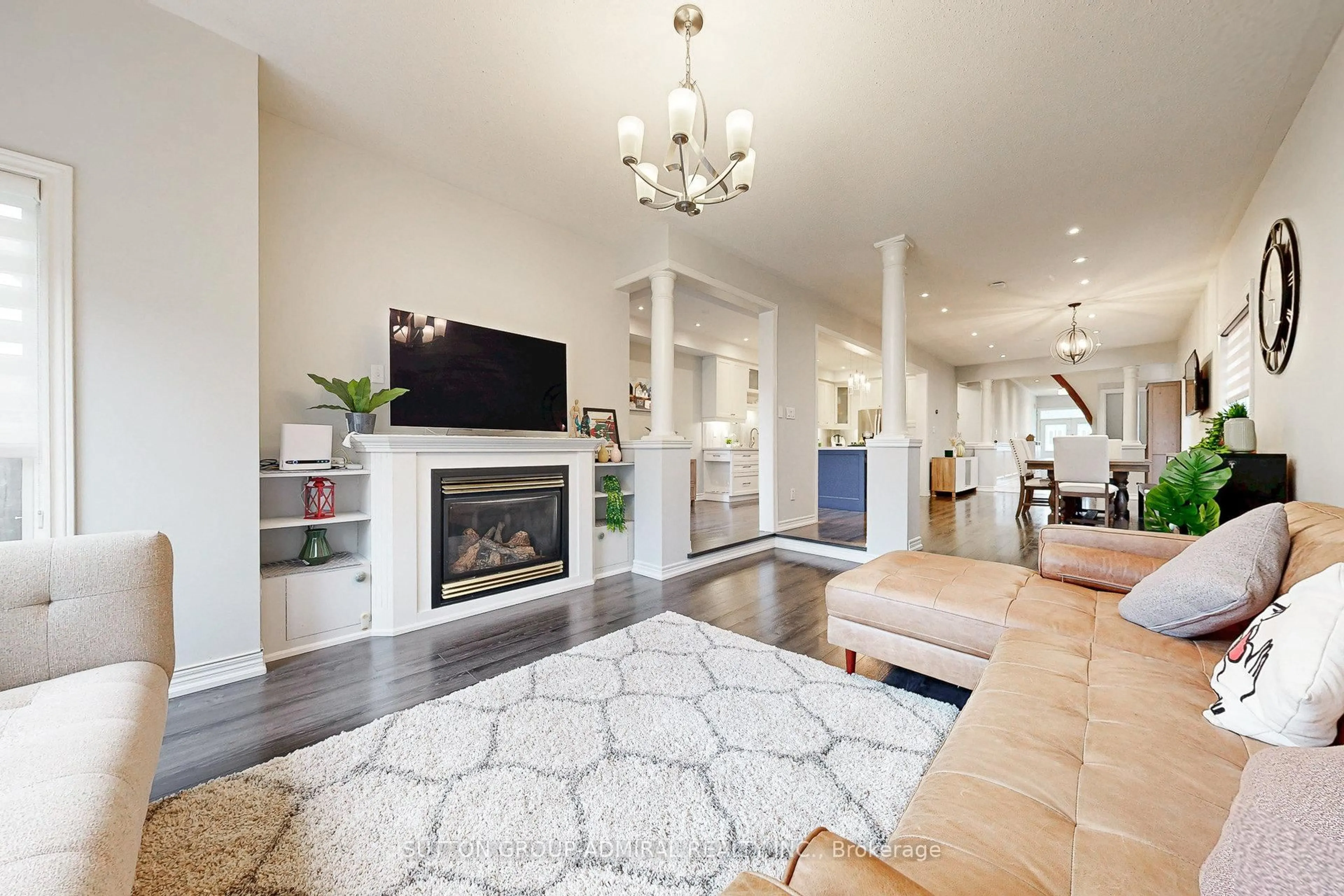 Living room with furniture, unknown for 86 Autumn Hill Blvd, Vaughan Ontario L4J 8Z1