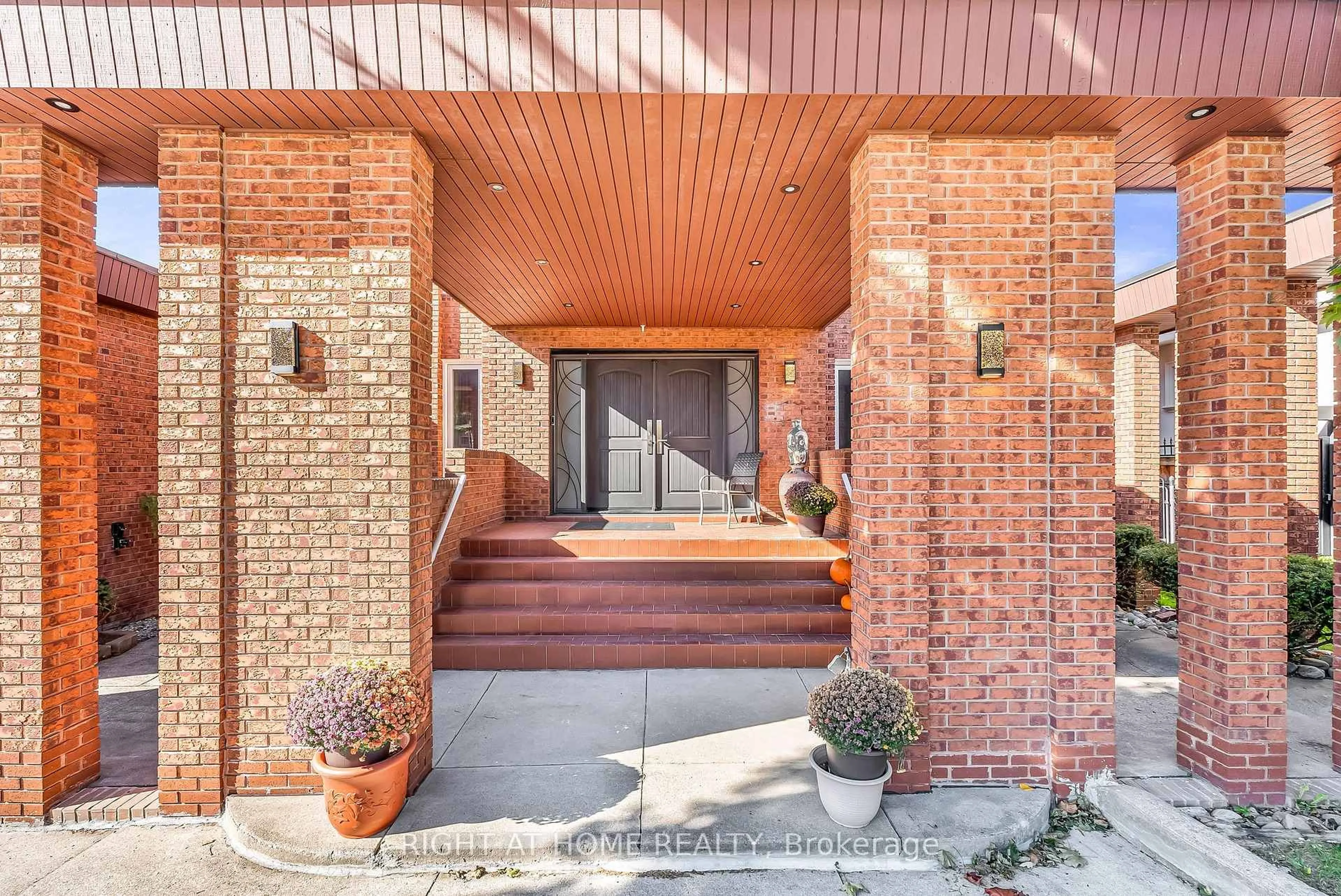 Home with brick exterior material, street for 373 Firglen Rdge, Vaughan Ontario L4L 1N6