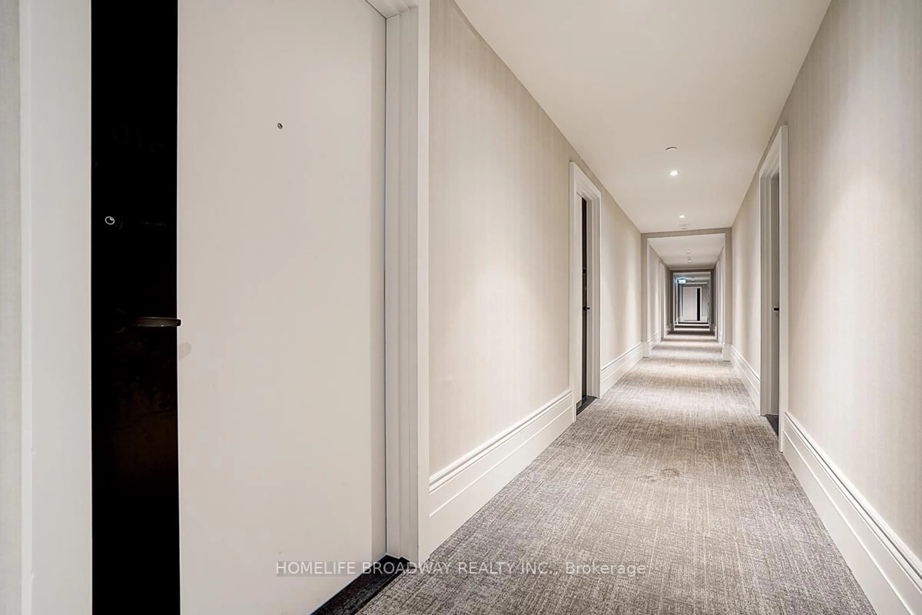 Indoor foyer for 8 Cedarland Dr #1016, Markham Ontario L6G 0H4