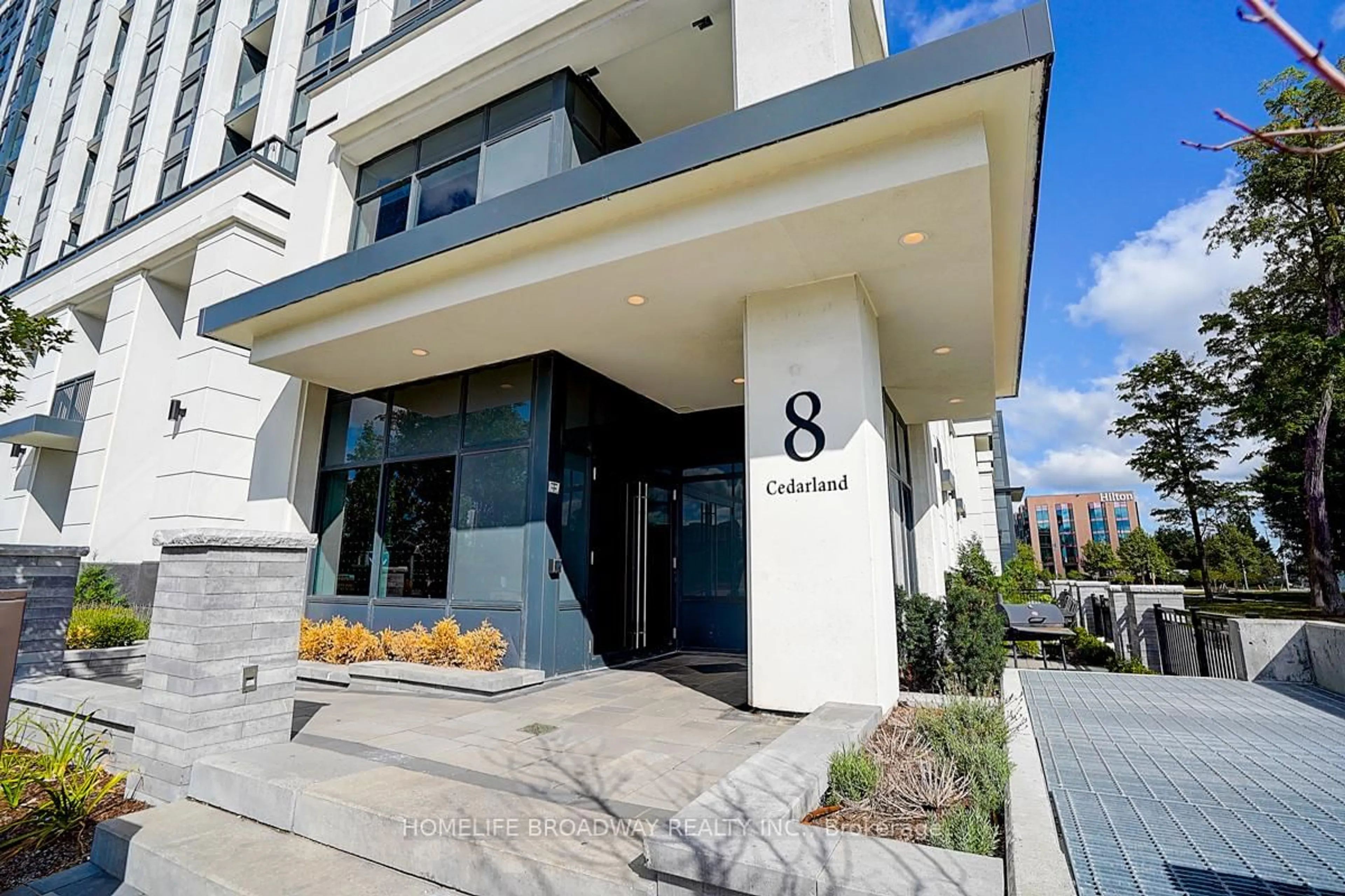 Indoor foyer for 8 Cedarland Dr #1016, Markham Ontario L6G 0H4