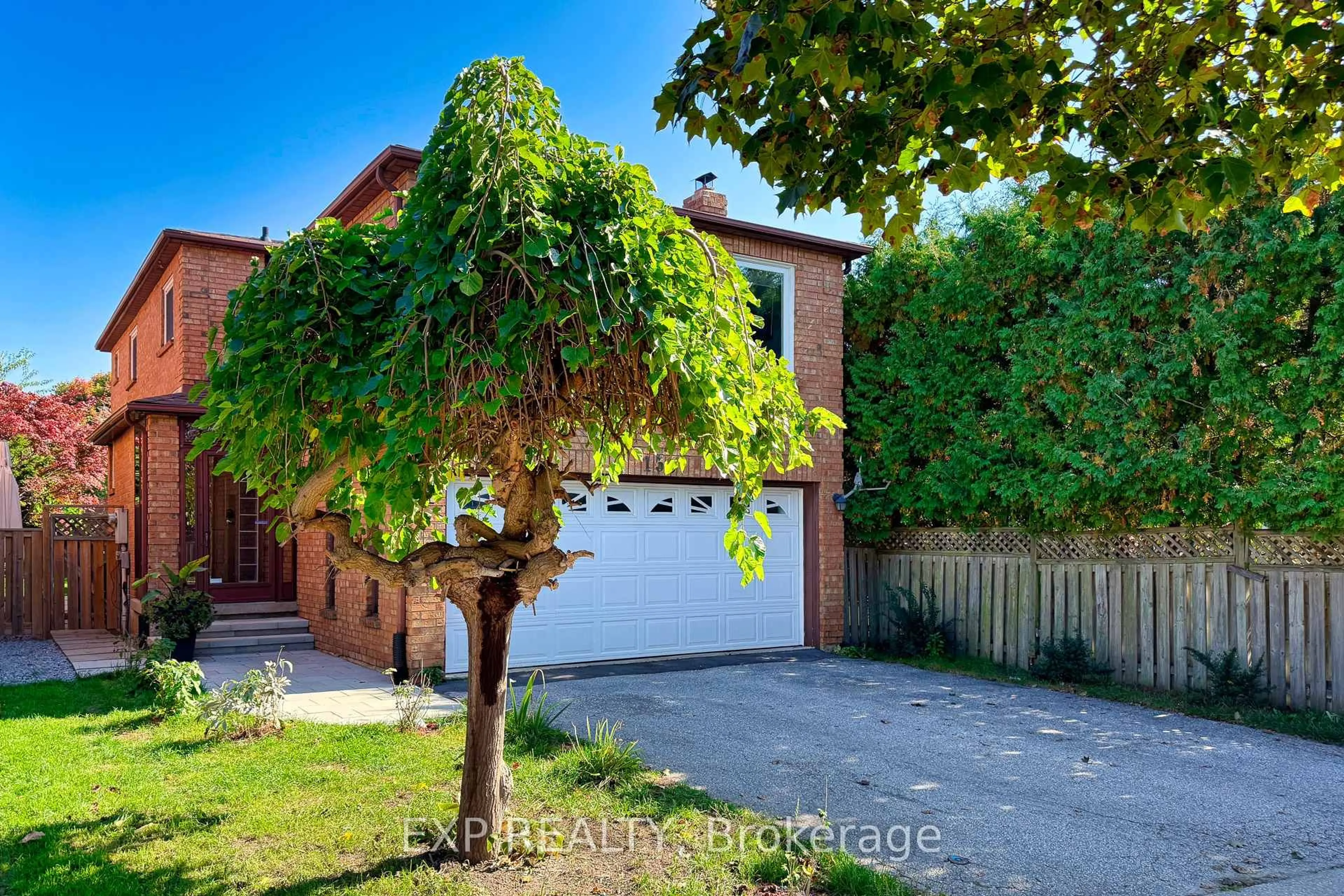A pic from outside/outdoor area/front of a property/back of a property/a pic from drone, street for 158 Millcroft Way, Vaughan Ontario L4J 6P6