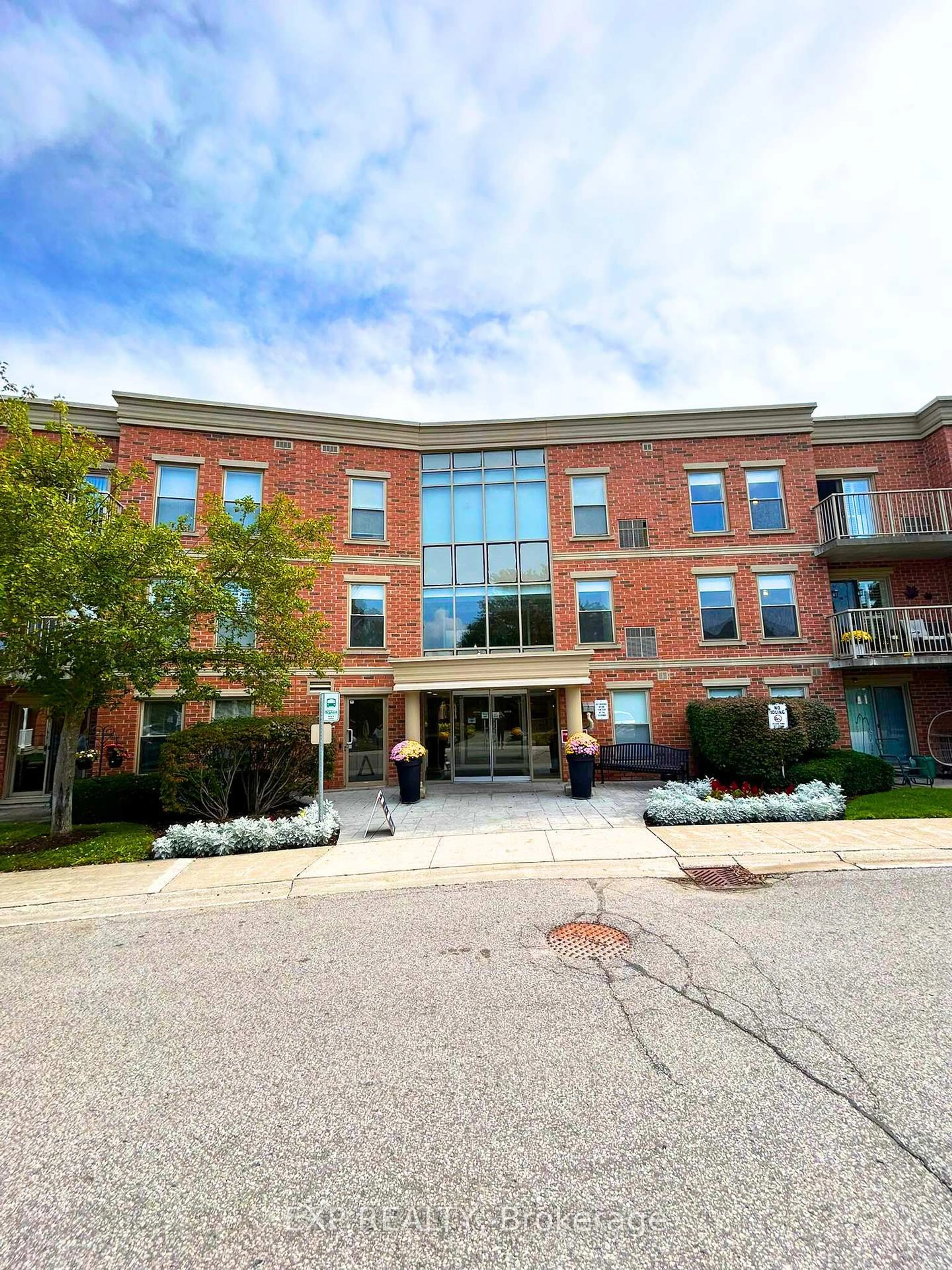 Unknown for 22 James Hill Crt #208, Uxbridge Ontario L9P 1Y6