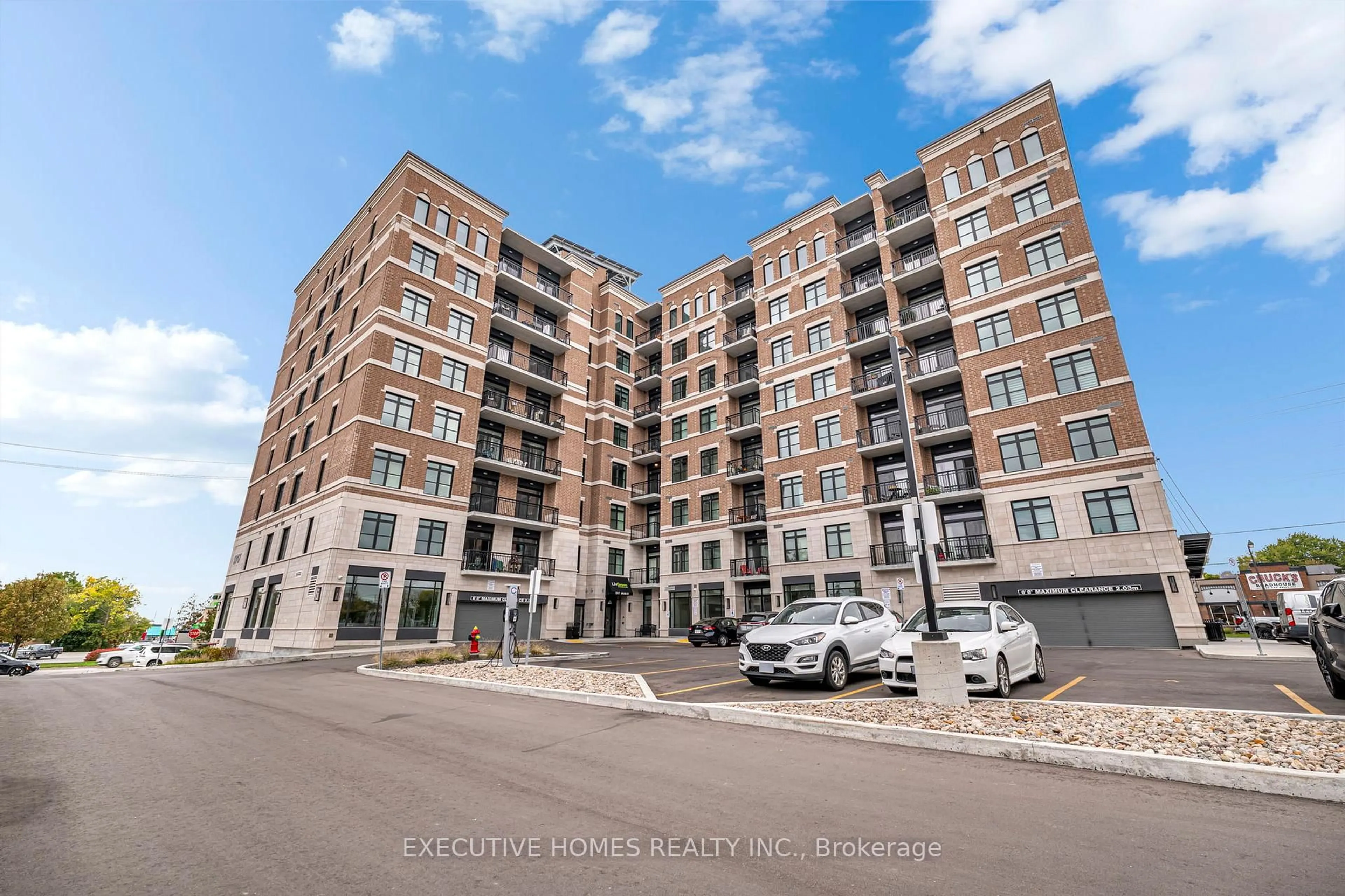 A pic from outside/outdoor area/front of a property/back of a property/a pic from drone, street for 5917 Main St #413, Whitchurch-Stouffville Ontario L4Z 1W7