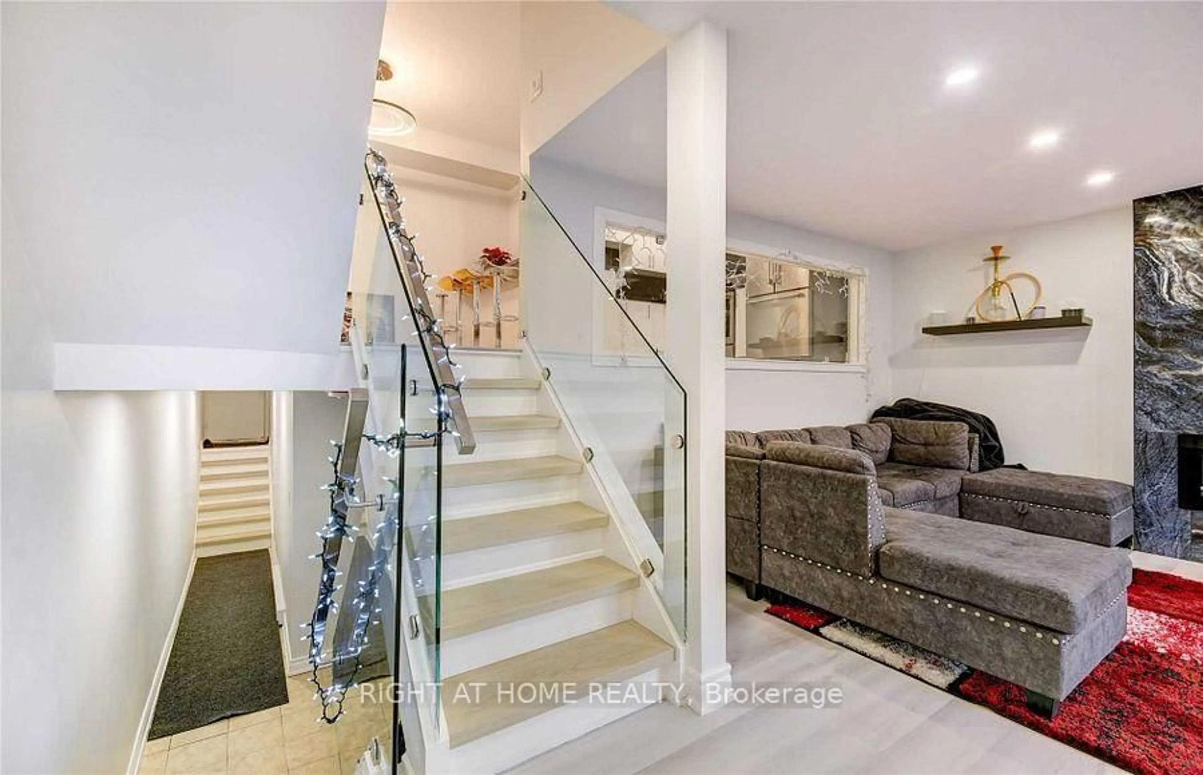 Stairs for 24 Springfair Ave, Aurora Ontario L4G 3M2